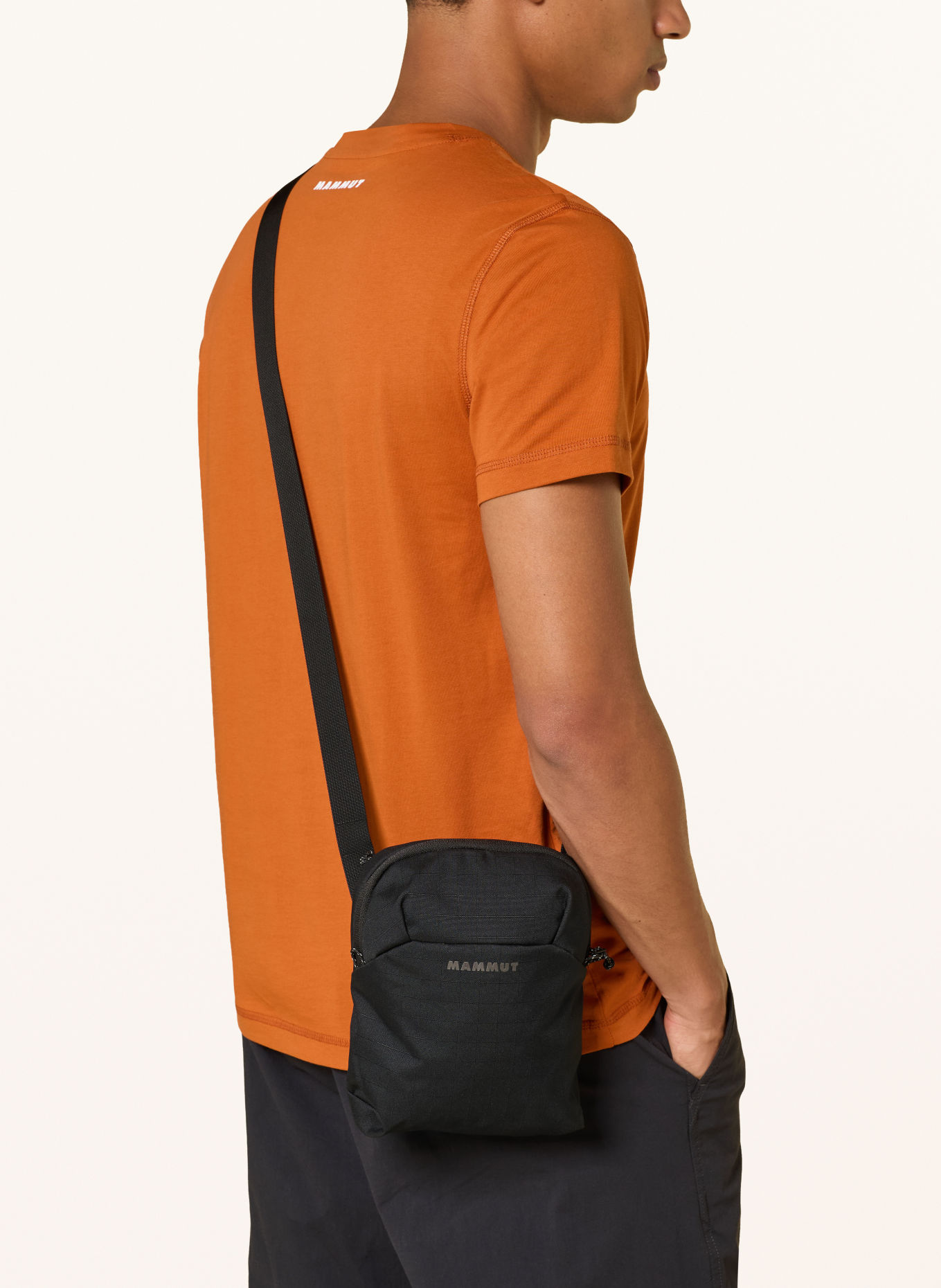 MAMMUT ALTO Pouch 4 Crossbody bag: BLACK
