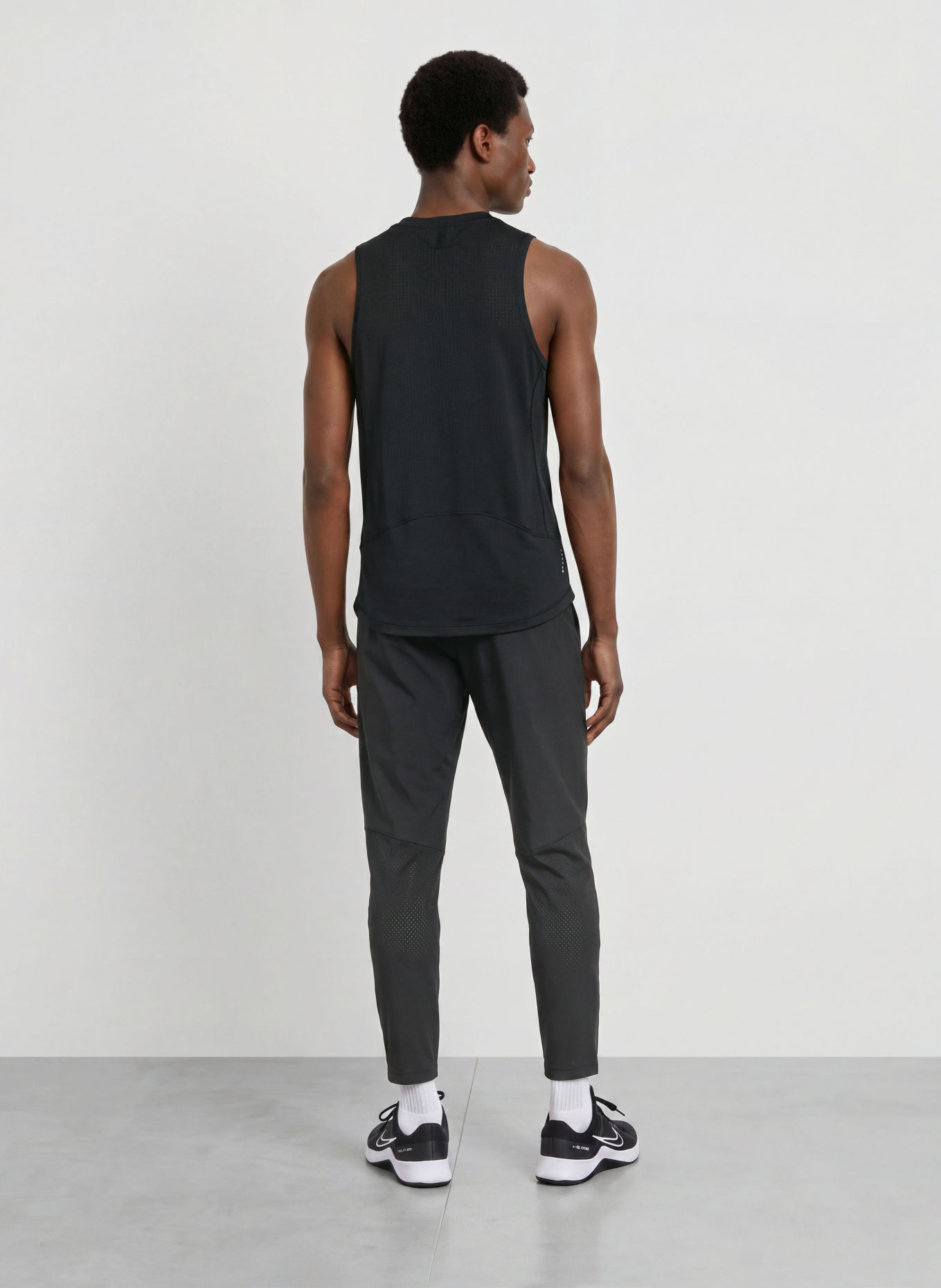 Nike Sporttop PRO: ZWART / WIT