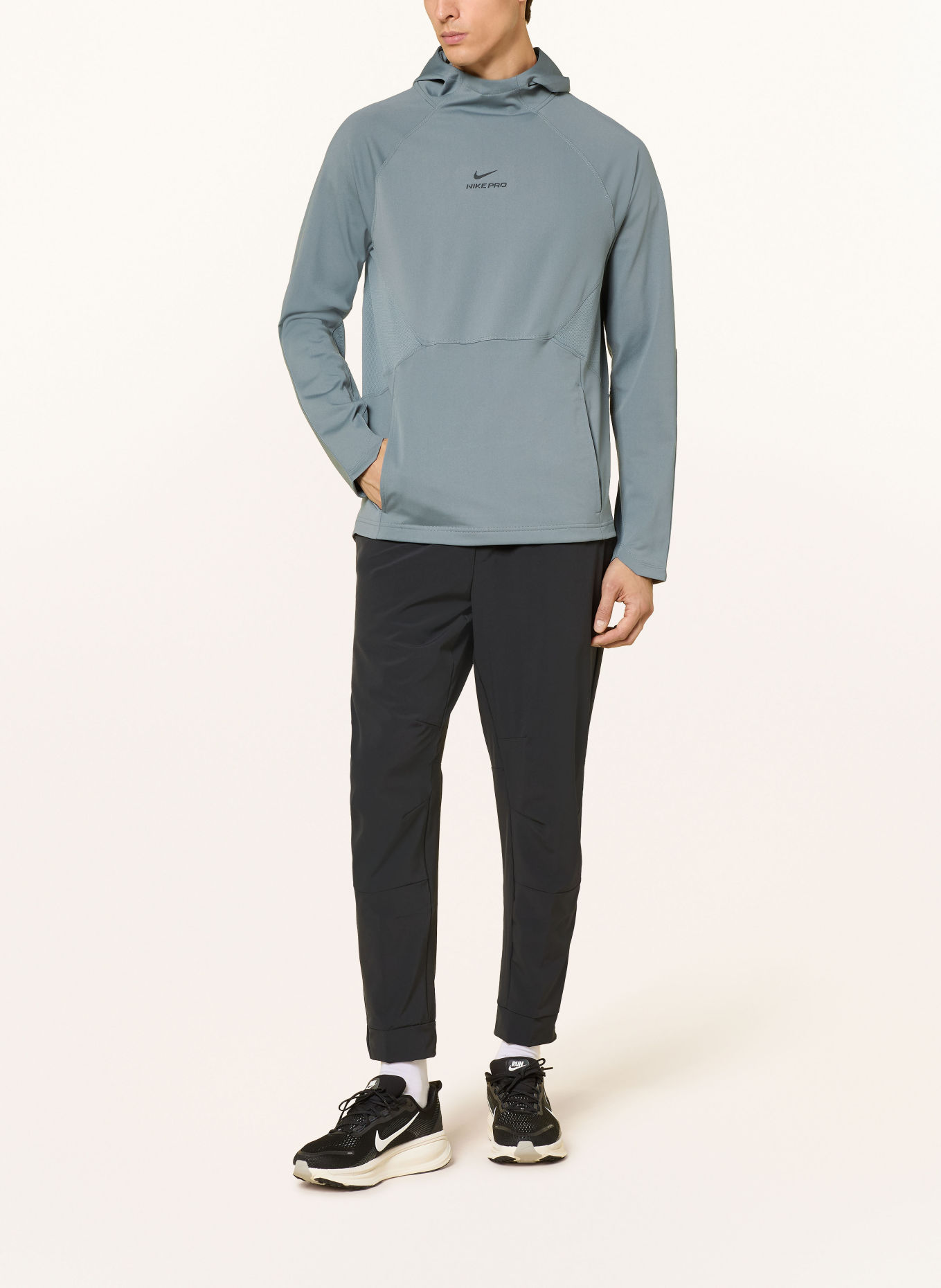 Nike Sweat à capuche DRI-FIT: GRIS