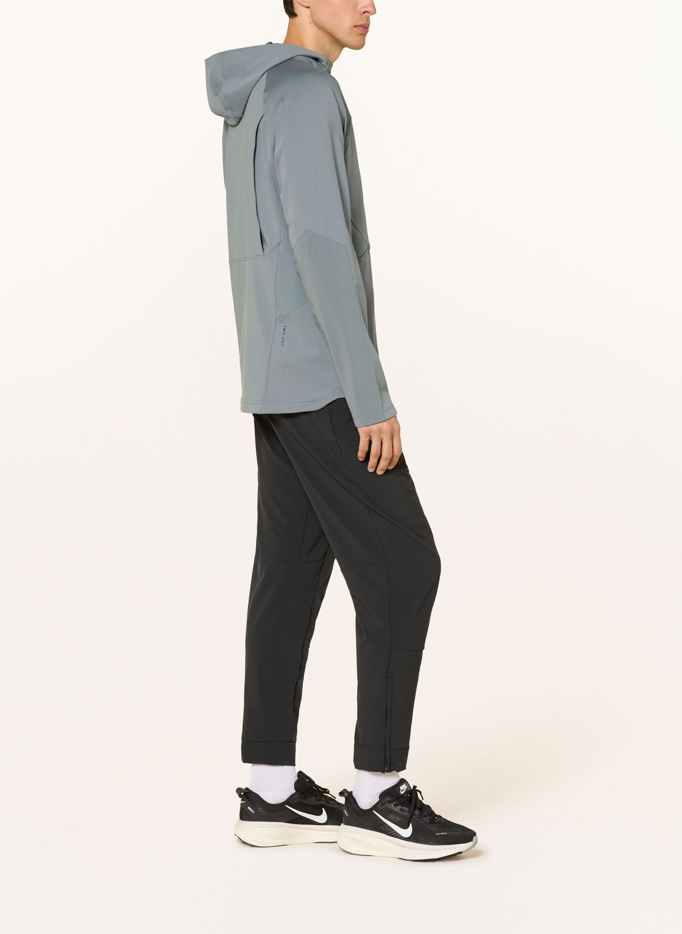 Nike Sweat à capuche DRI-FIT: GRIS