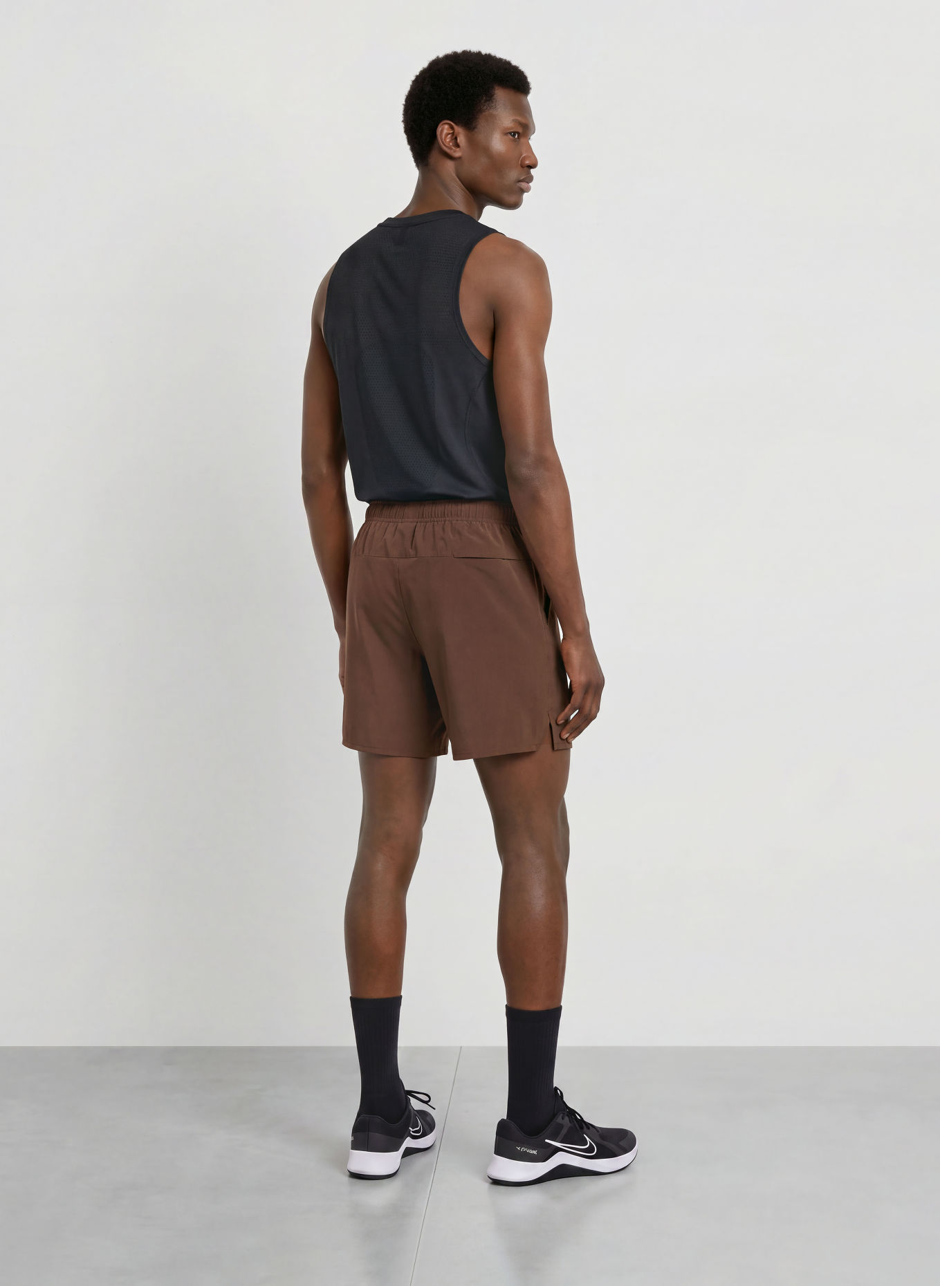 Nike Trainingsshort UNLIMITED: MARRON FONCÉ