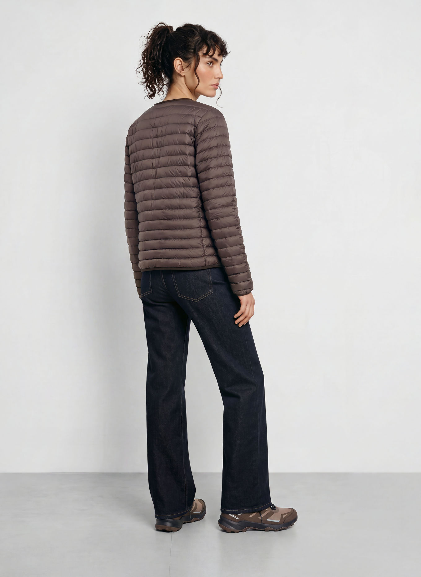 patagonia Lekka kurtka puchowa REVERSIBLE DOWN SWEATER™ z możliwością noszenia na obie strony: CIEMNOBRĄZOWY