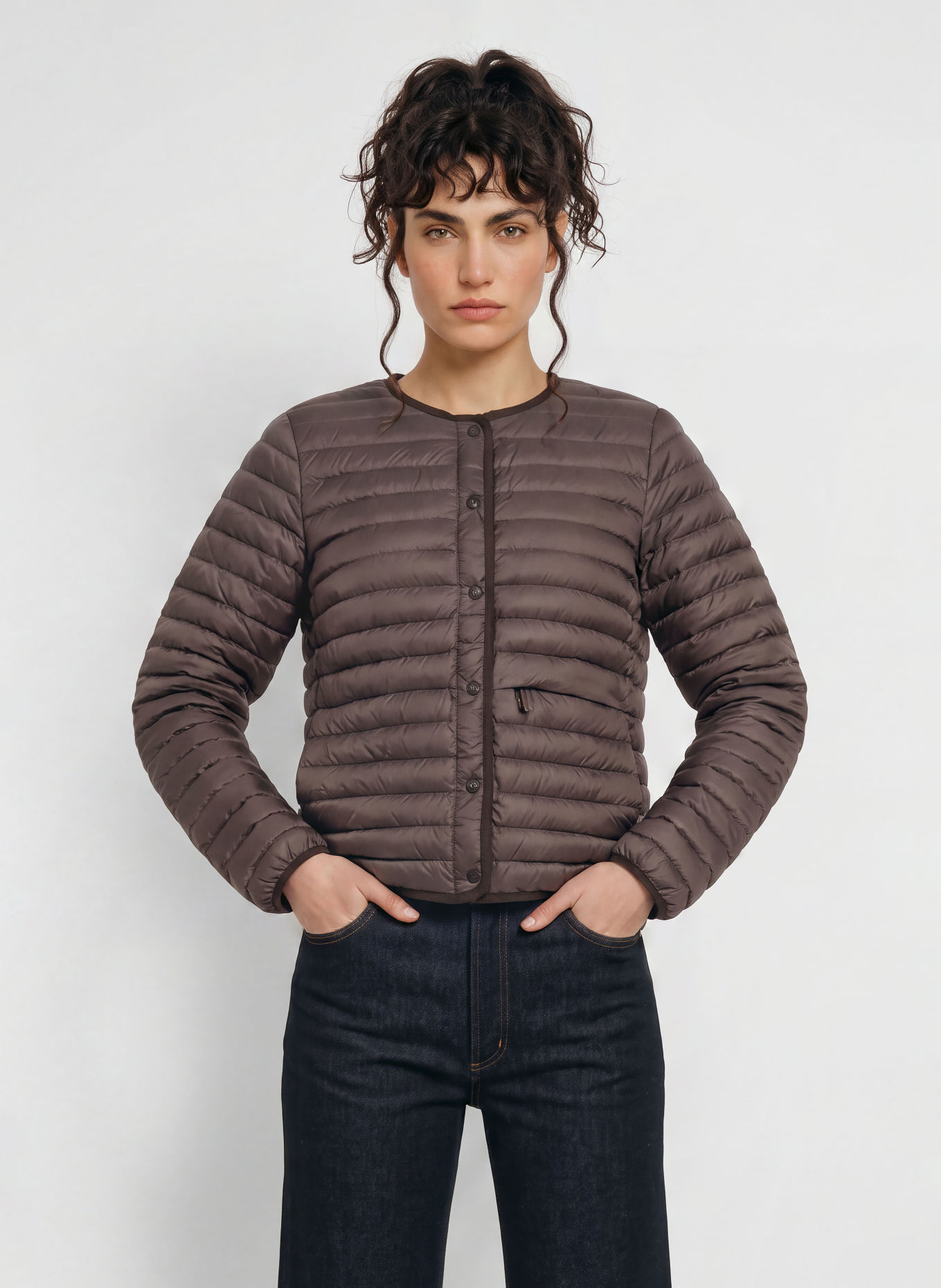 patagonia Lekka kurtka puchowa REVERSIBLE DOWN SWEATER™ z możliwością noszenia na obie strony: CIEMNOBRĄZOWY