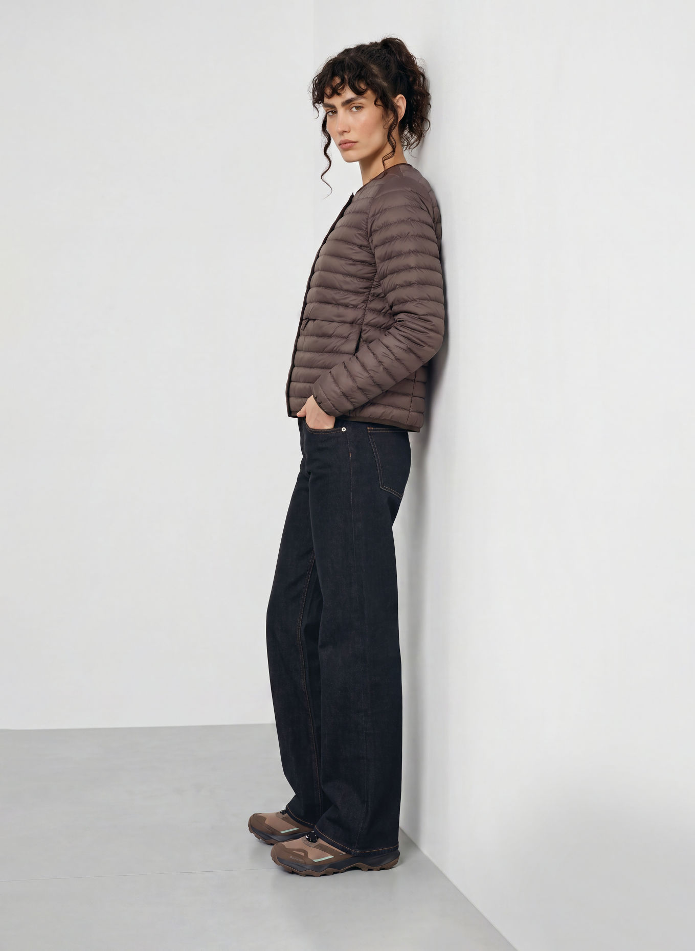 patagonia Lekka kurtka puchowa REVERSIBLE DOWN SWEATER™ z możliwością noszenia na obie strony: CIEMNOBRĄZOWY