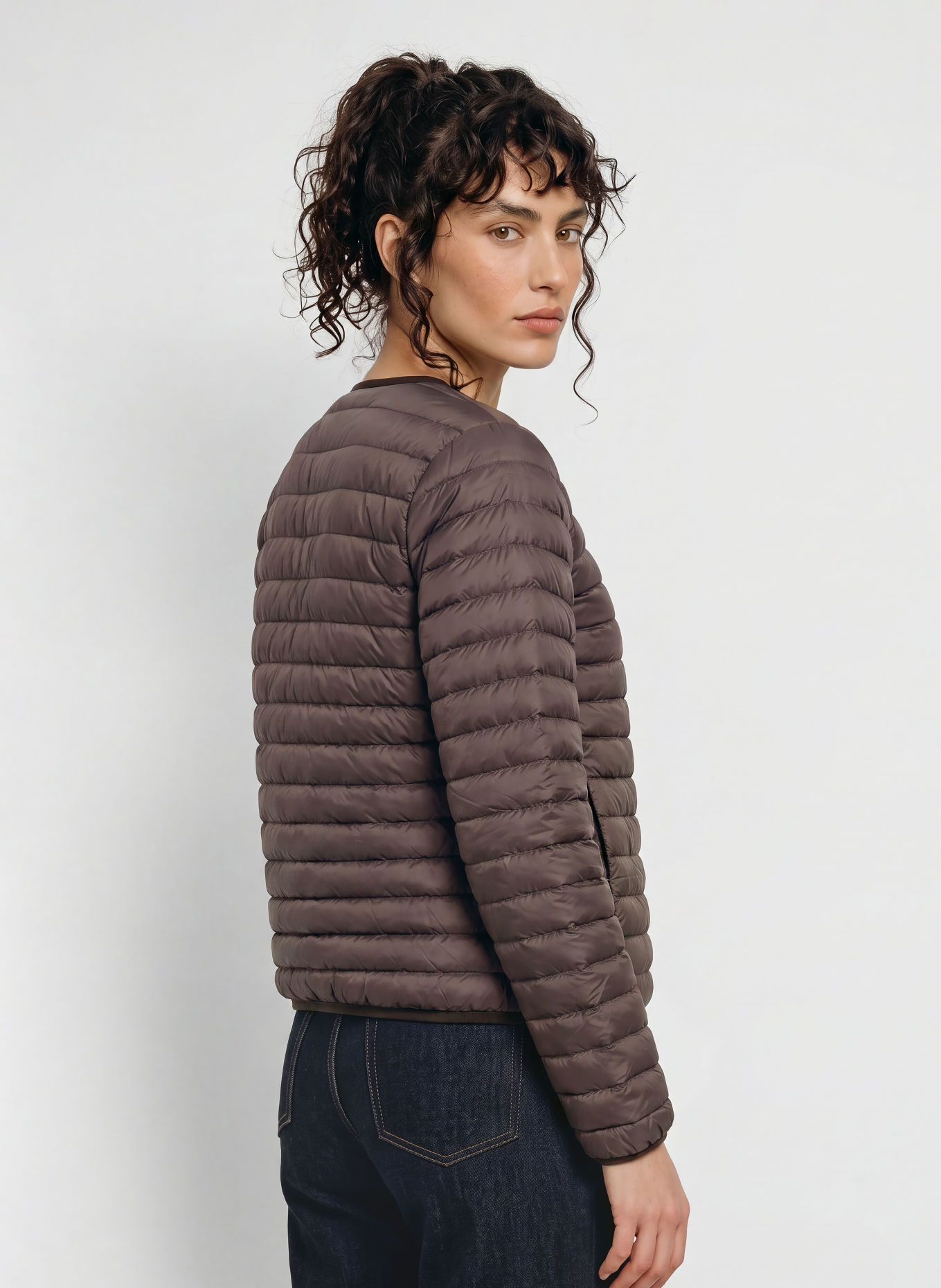 patagonia Lekka kurtka puchowa REVERSIBLE DOWN SWEATER™ z możliwością noszenia na obie strony: CIEMNOBRĄZOWY