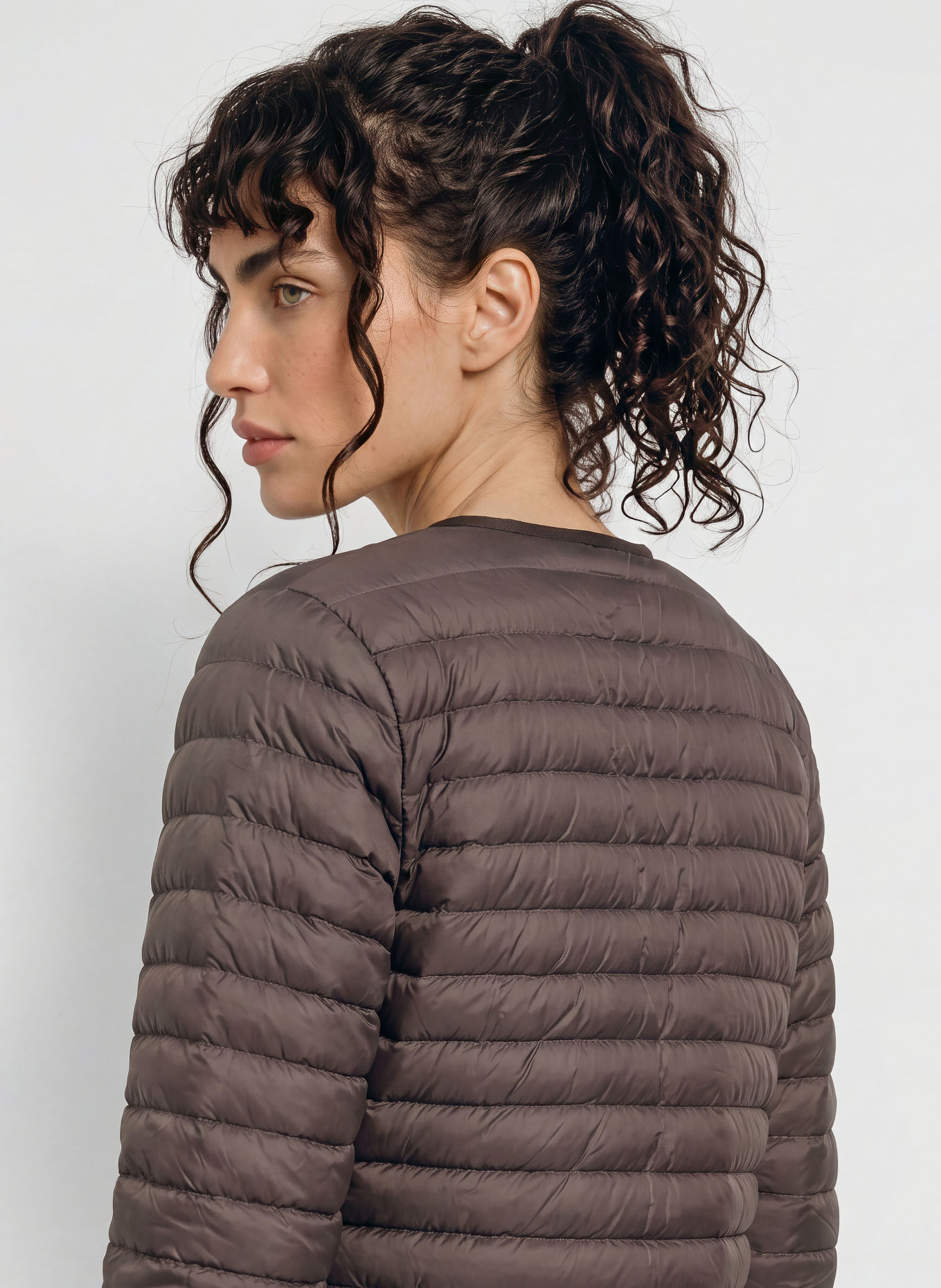 patagonia Lekka kurtka puchowa REVERSIBLE DOWN SWEATER™ z możliwością noszenia na obie strony: CIEMNOBRĄZOWY