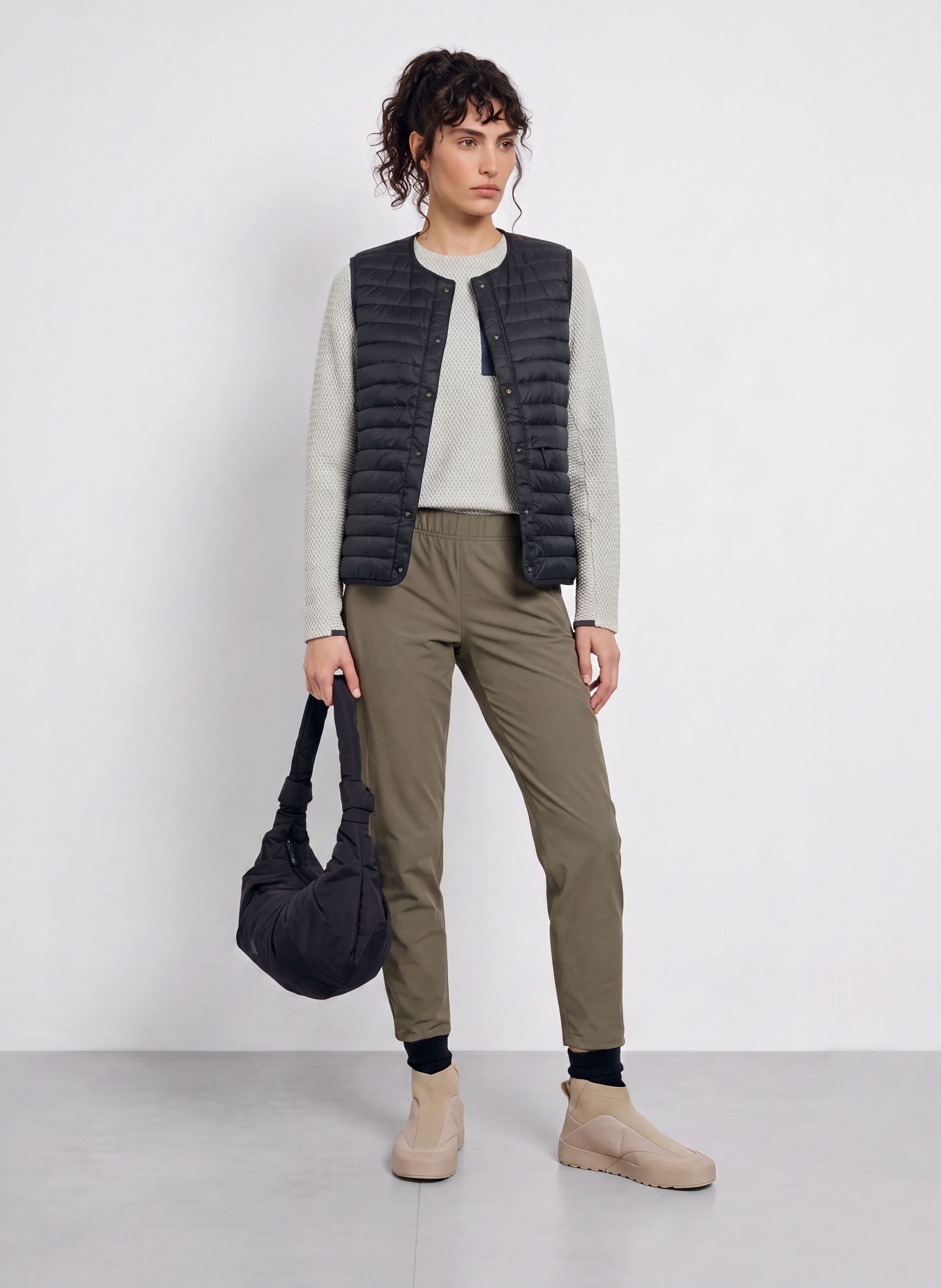 patagonia Lekka kamizelka puchowa REVERSIBLE DOWN SWEATER™ z możliwością noszenia na obie strony: CZARNY