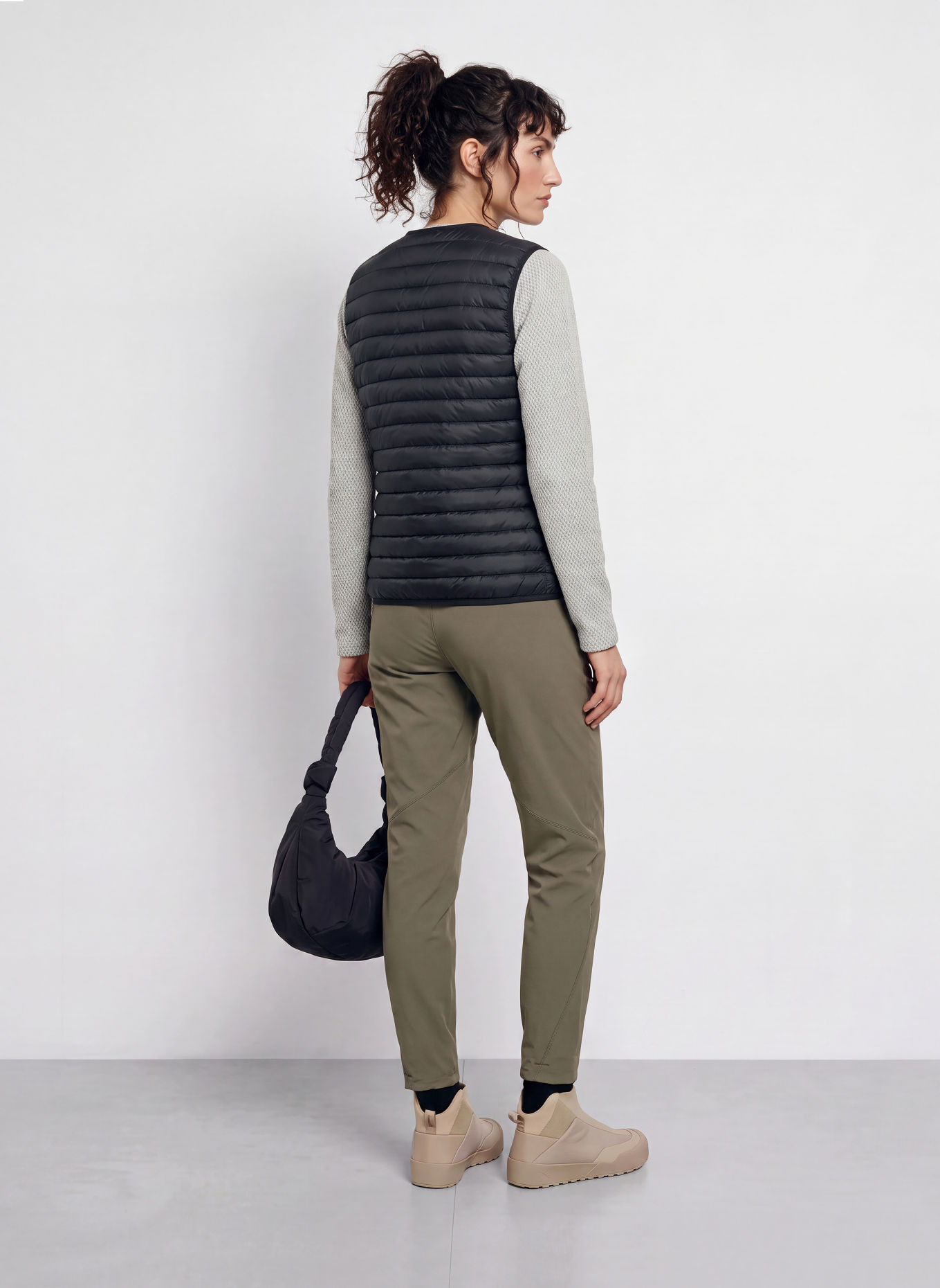 patagonia Lekka kamizelka puchowa REVERSIBLE DOWN SWEATER™ z możliwością noszenia na obie strony: CZARNY
