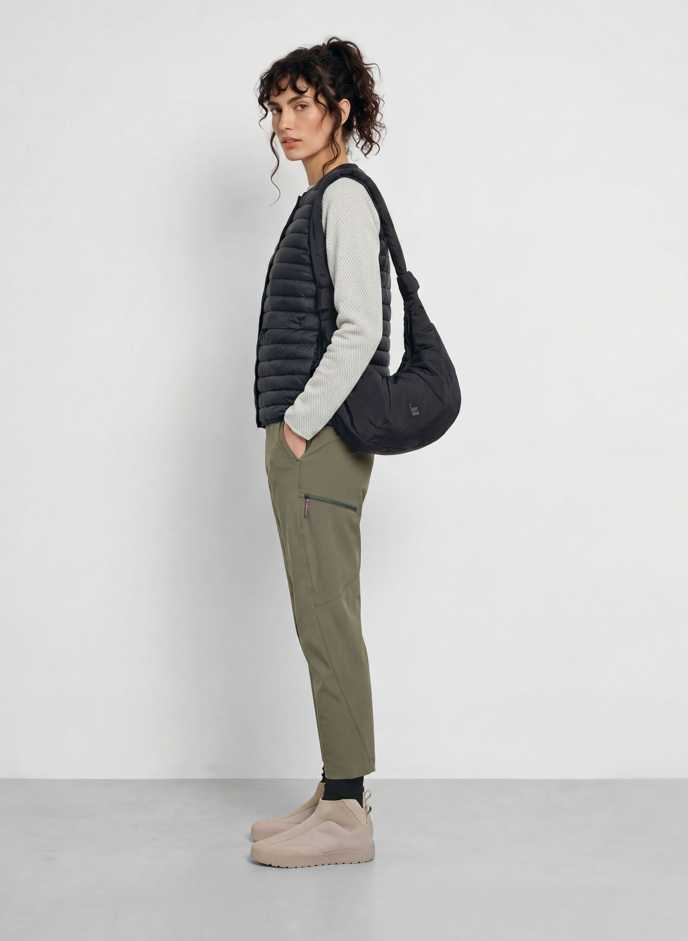 patagonia Lekka kamizelka puchowa REVERSIBLE DOWN SWEATER™ z możliwością noszenia na obie strony: CZARNY