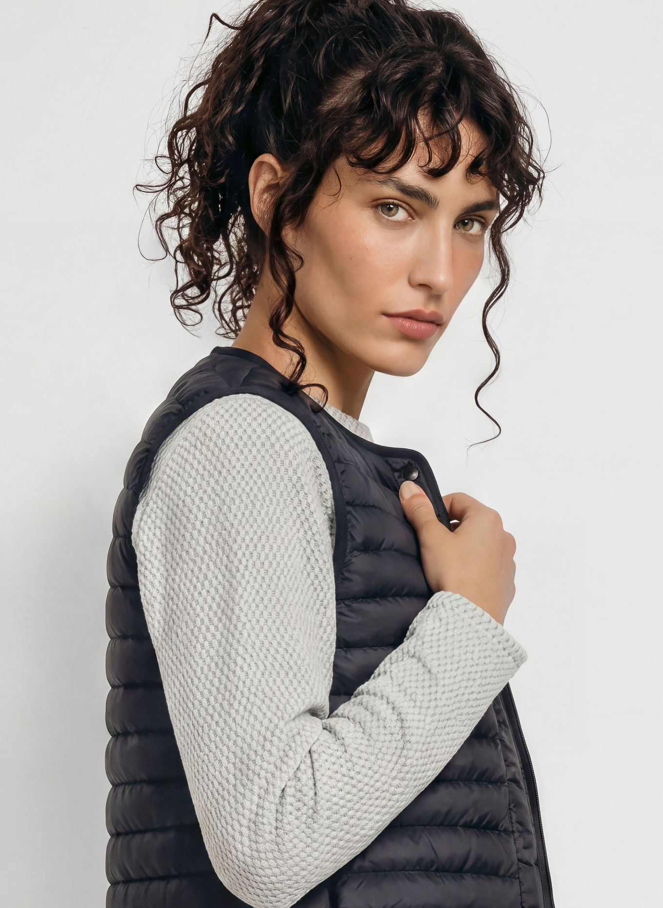 patagonia Lekka kamizelka puchowa REVERSIBLE DOWN SWEATER™ z możliwością noszenia na obie strony: CZARNY