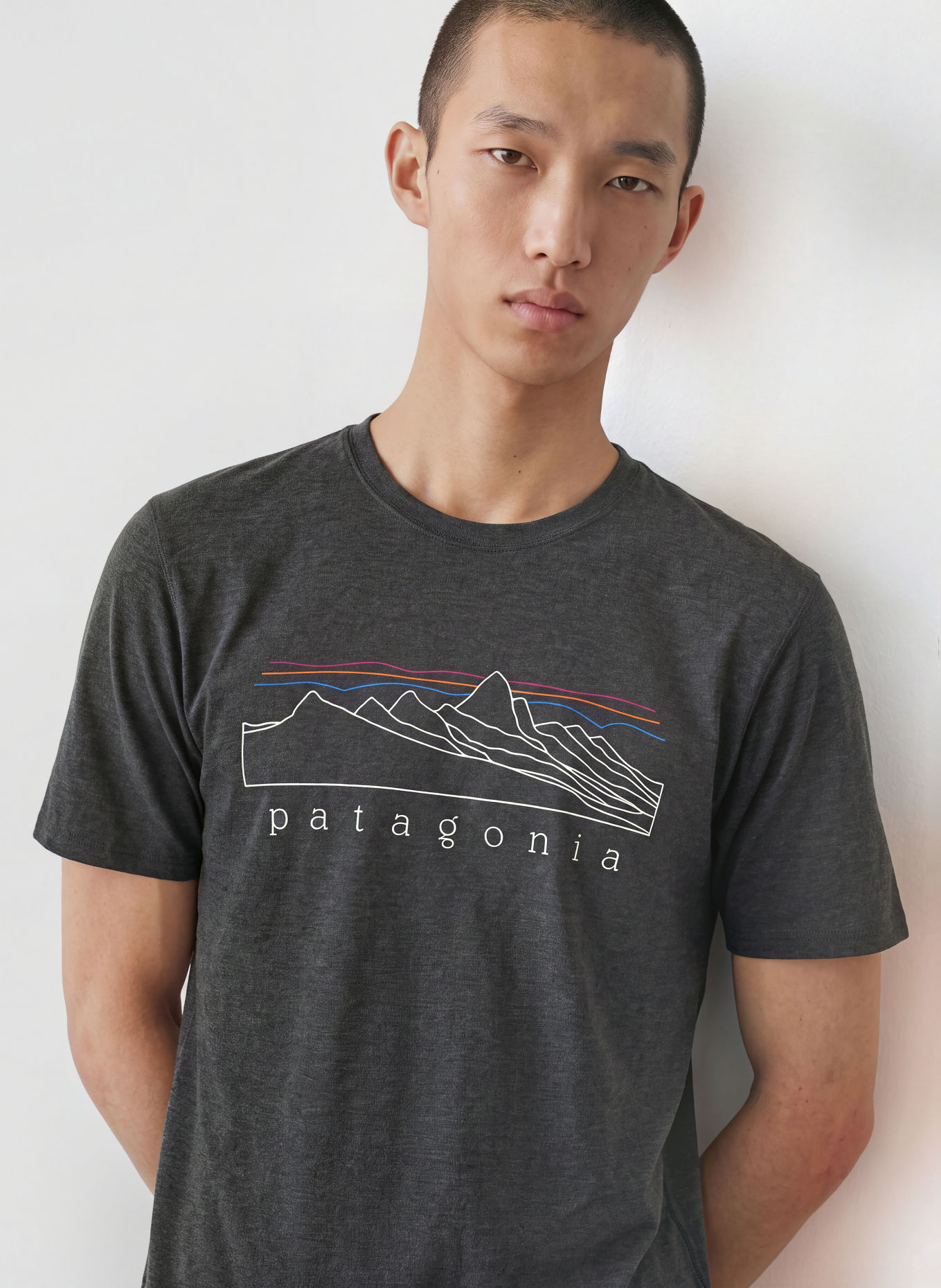 patagonia Trainingsshirt CAP COOL TRAIL: DONKERGRIJS