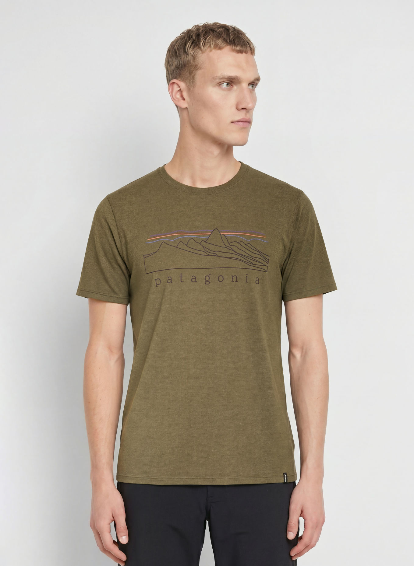 patagonia Trainingsshirt CAP COOL TRAIL: DONKERGROEN