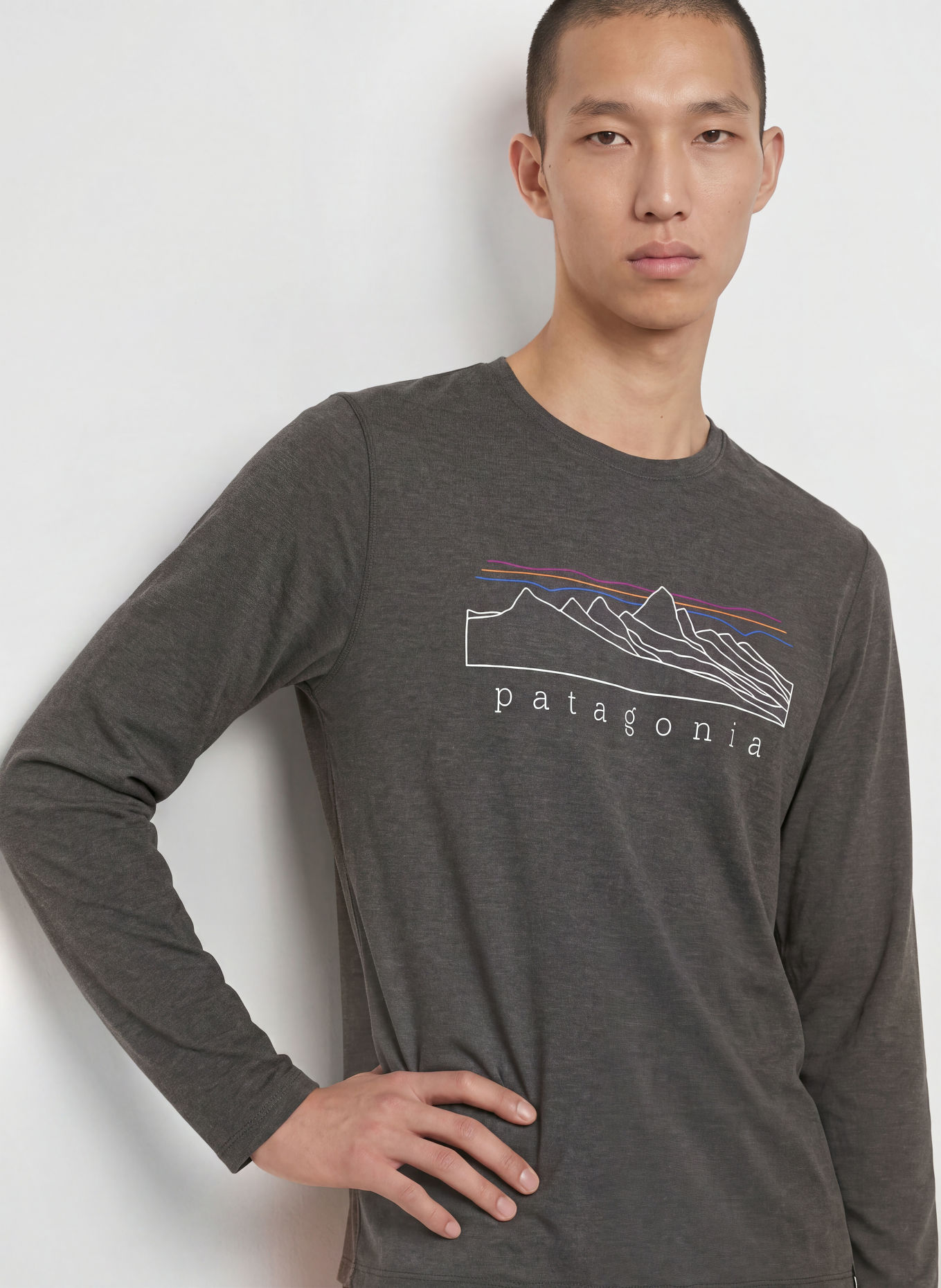 patagonia Tricou funcțional CAPILENE® COOL TRAIL STRATAPEAKS: GRI ÎNCHIS