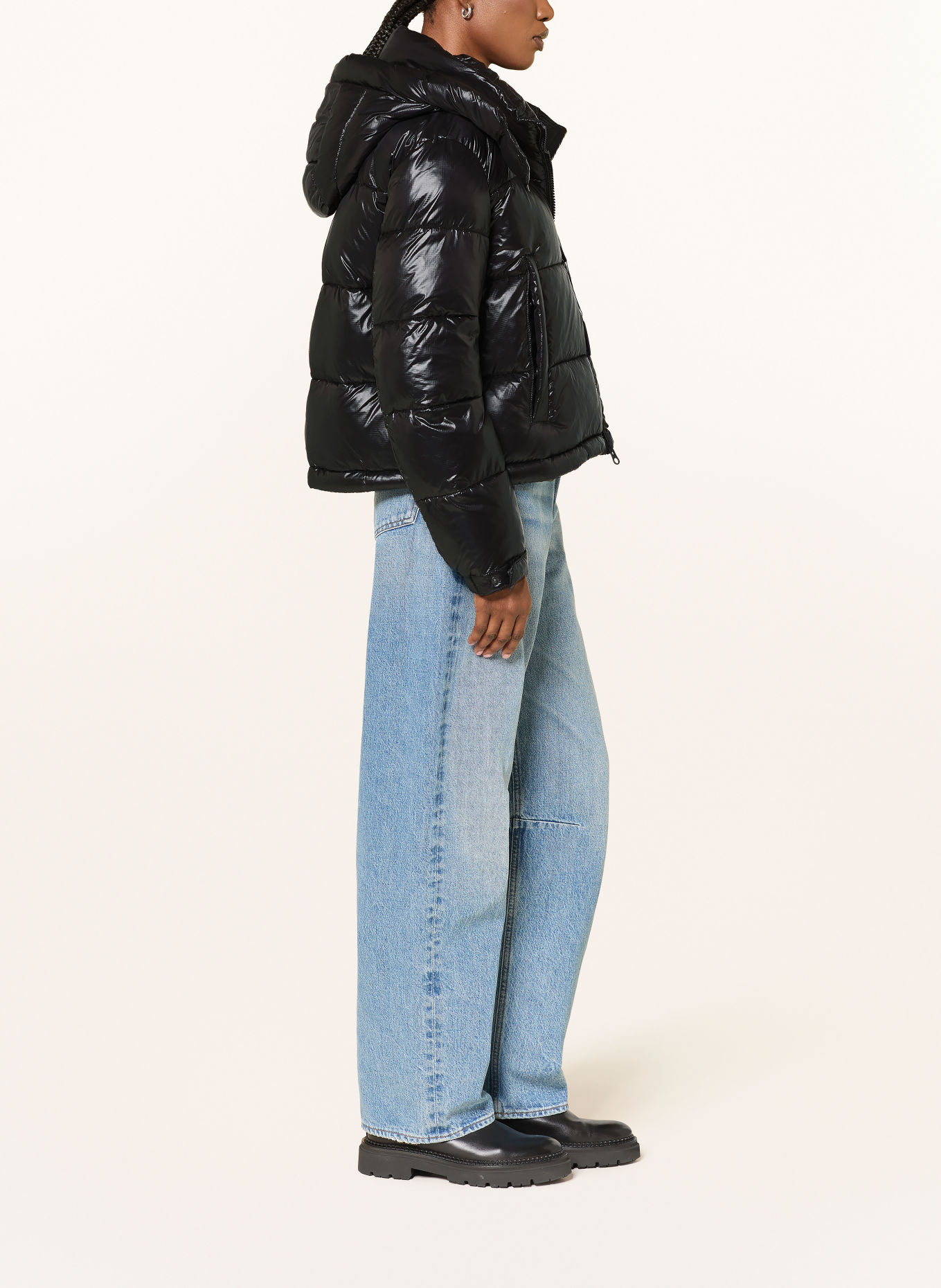 Blauer Steppjacke GLORIA mit abnehmbarer Kapuze: SCHWARZ