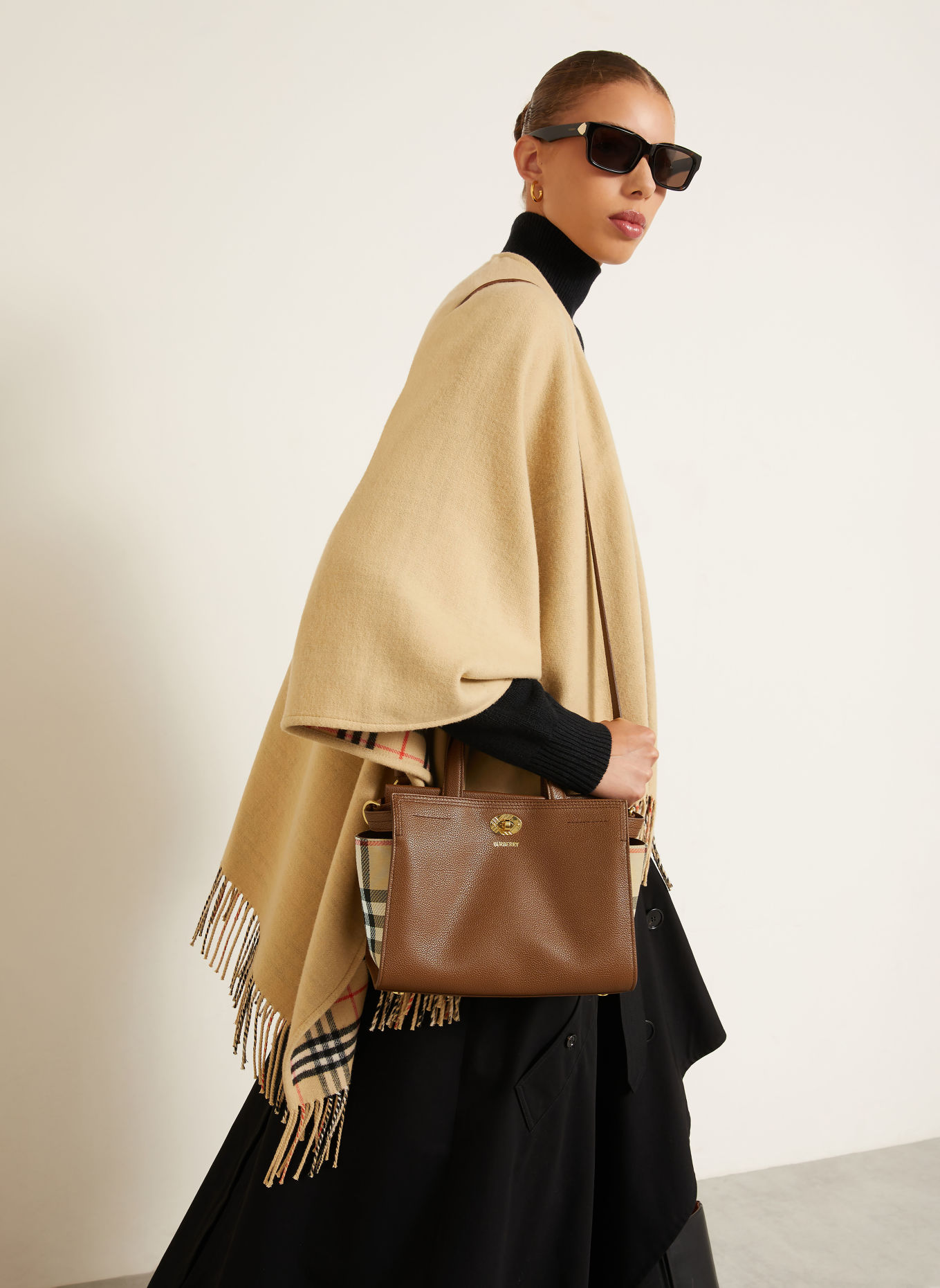 BURBERRY COTSWOLDS Handbag: BROWN