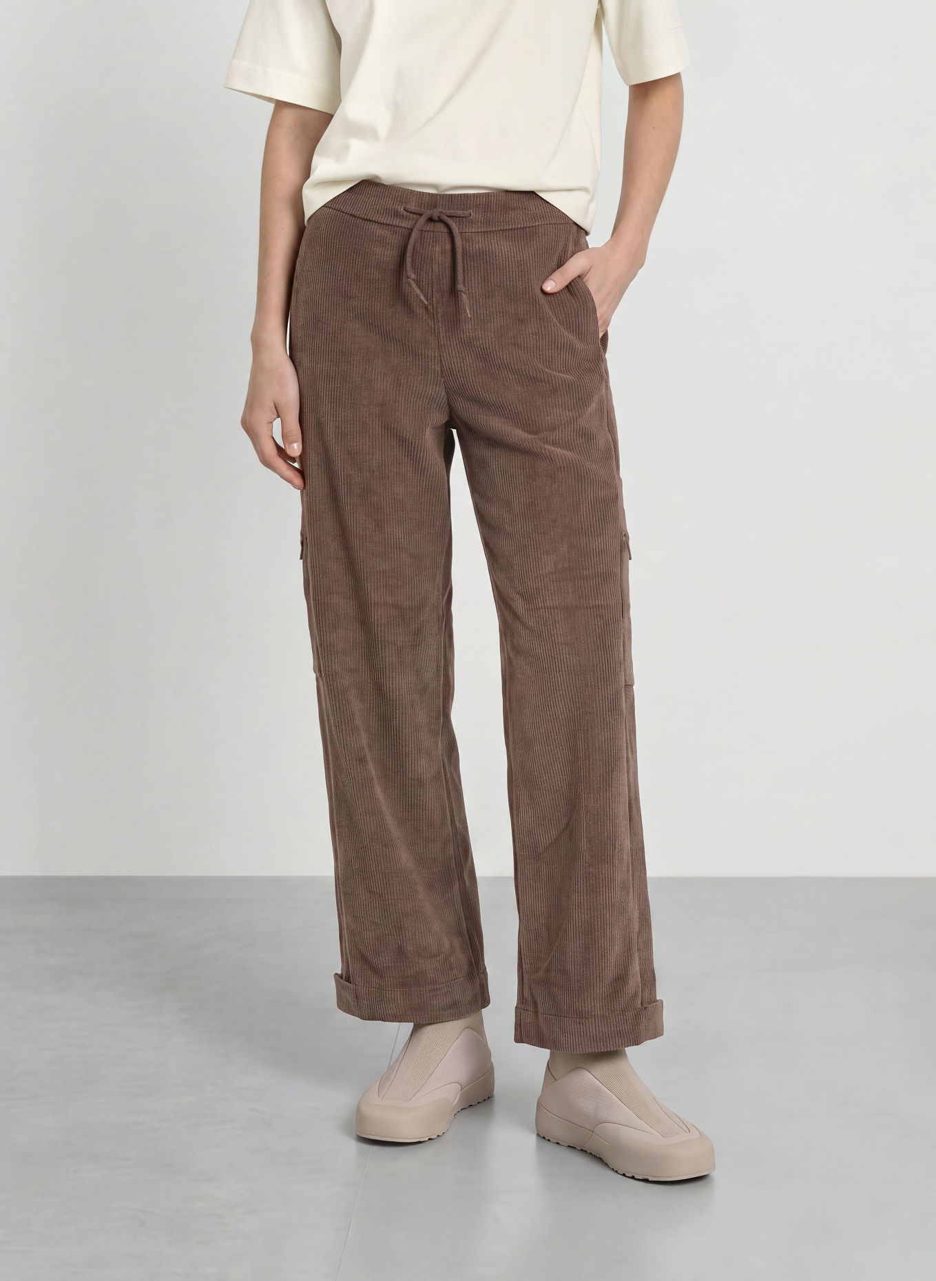 JEANNE BARET Cordbroek FAROE: BRUIN