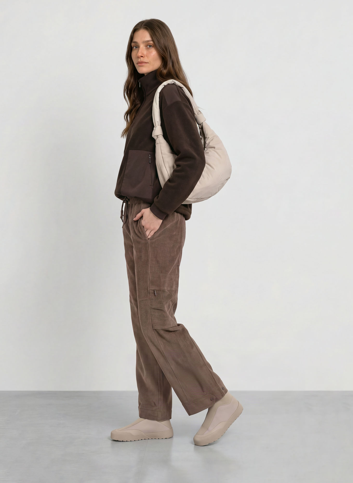 JEANNE BARET Cordbroek FAROE: BRUIN