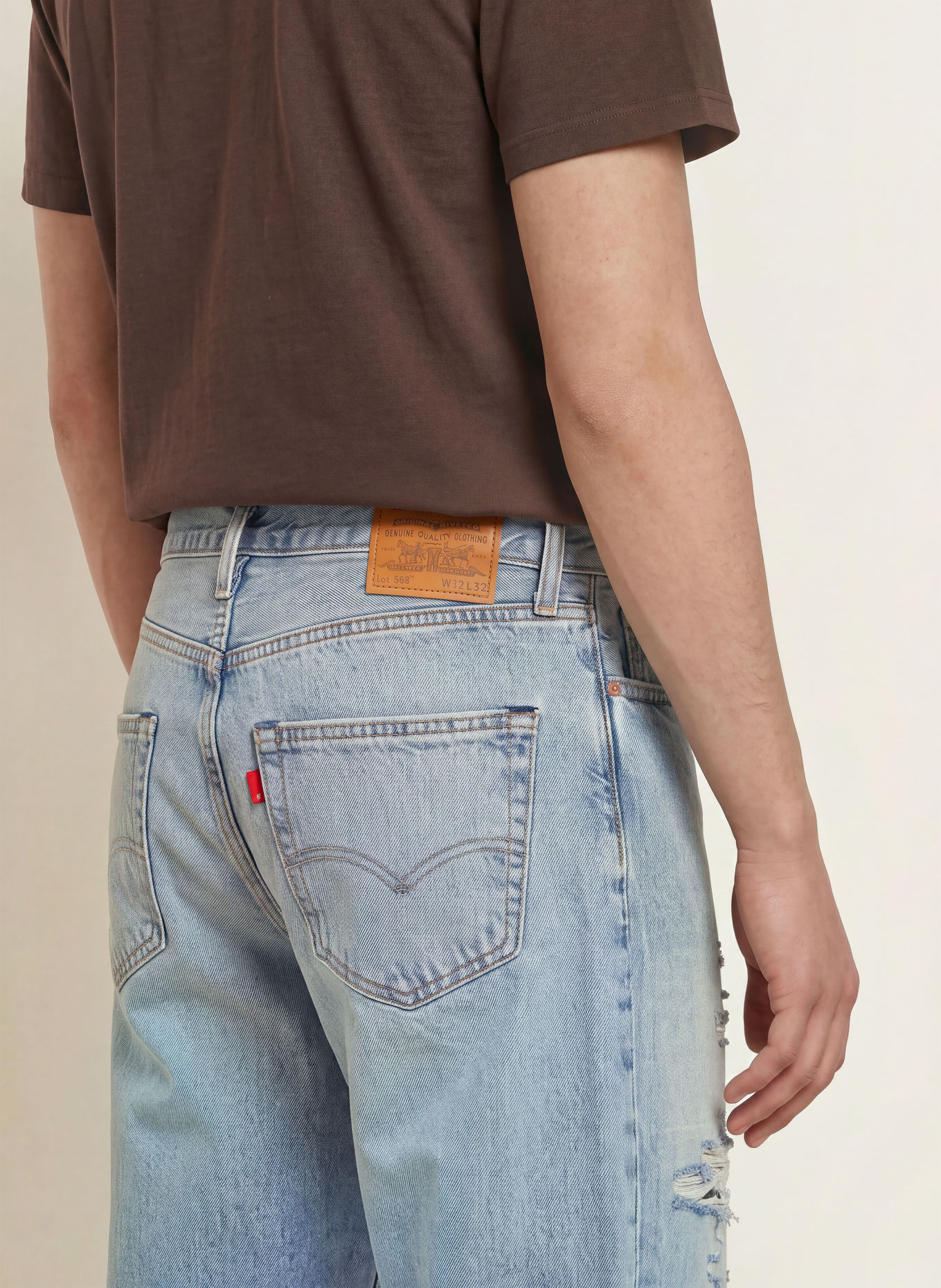 Levi's® Destroyed Jeans 568 Loose Straight Fit: 61 Light Indigo - Worn In