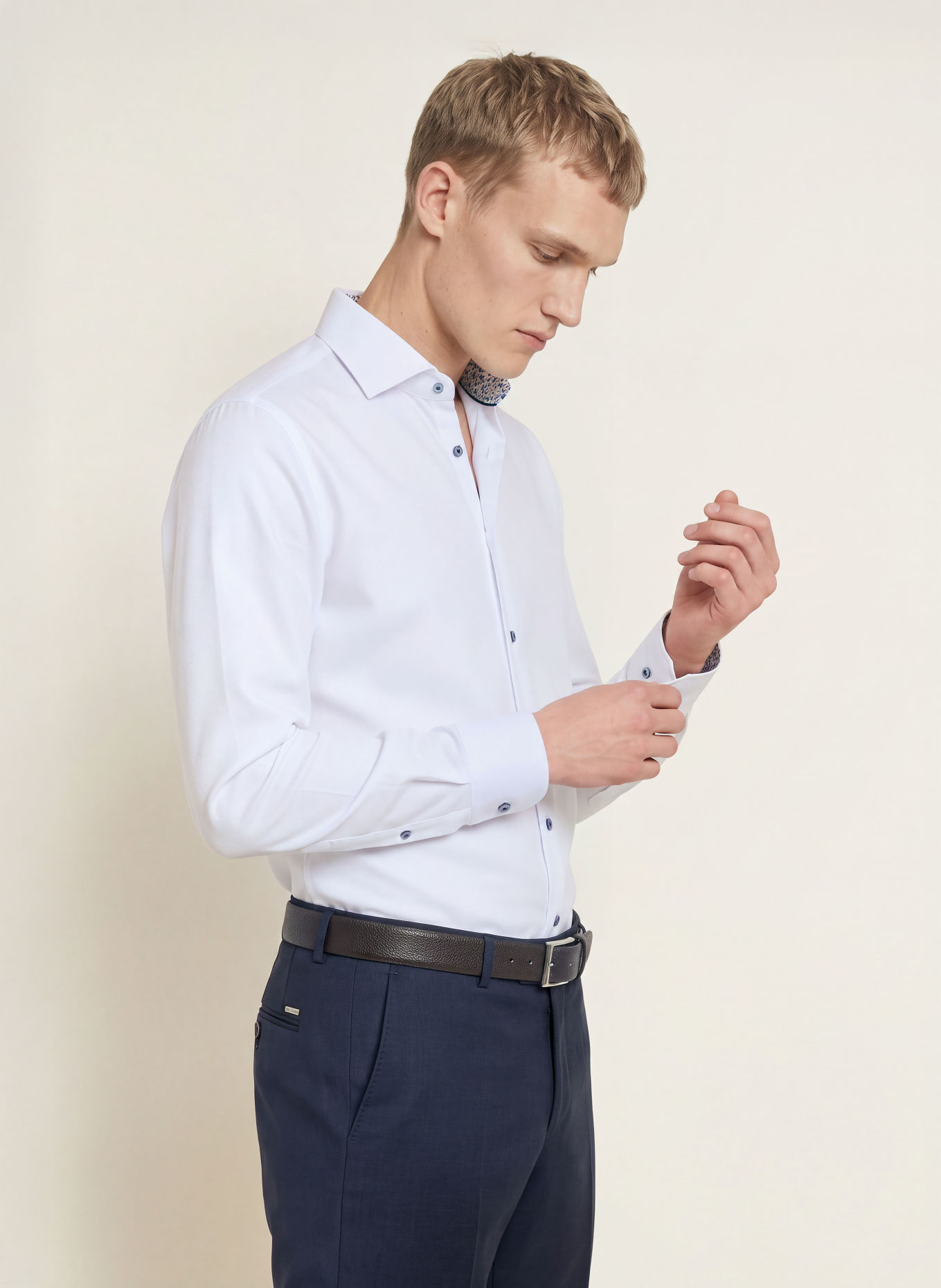 OLYMP SIGNATURE Košile SIGNATURE, střih tailored fit: BÍLÁ