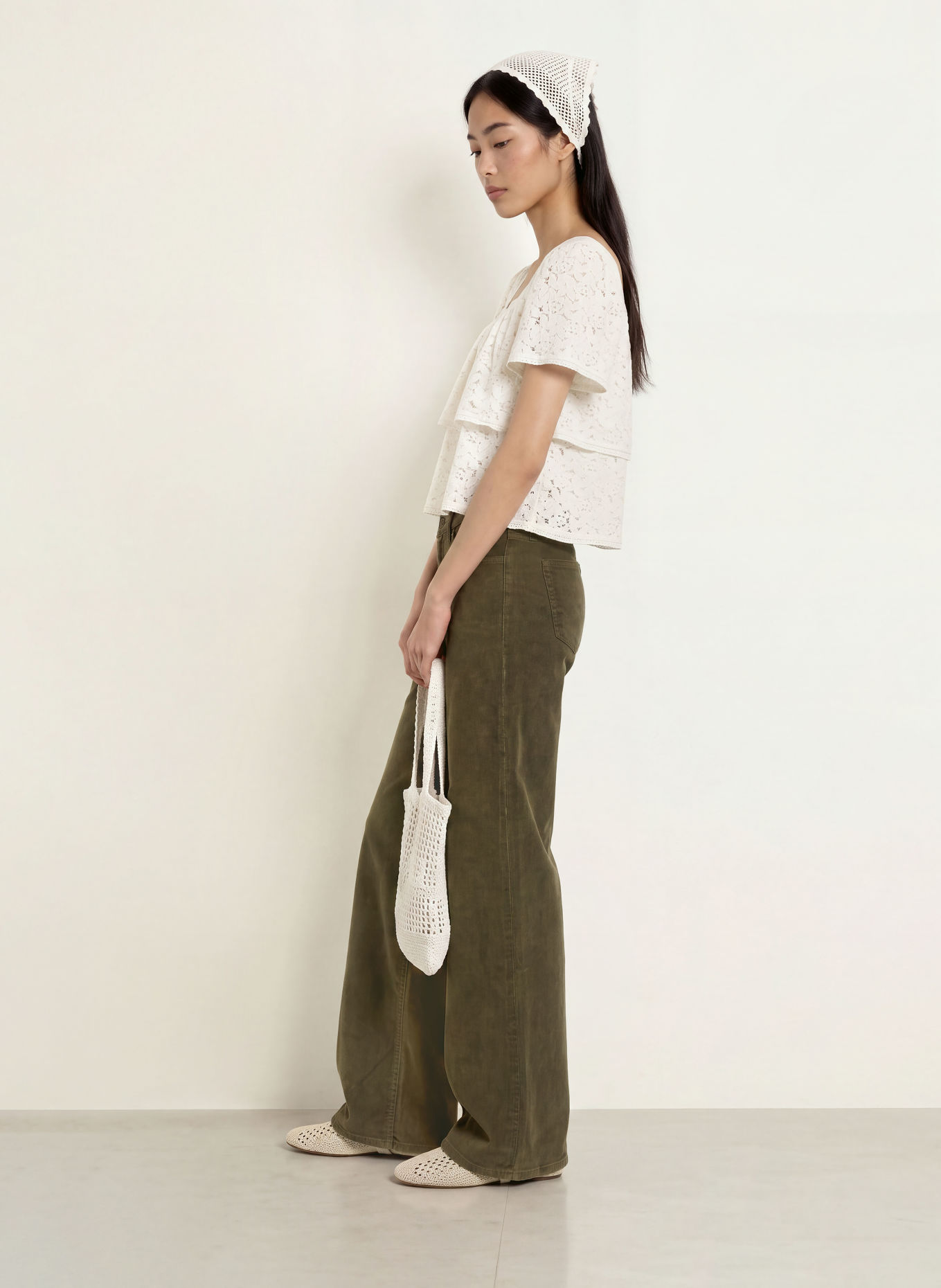 Levi's® Cordbroek 318 SHAPING WIDE LEG: OLIJF