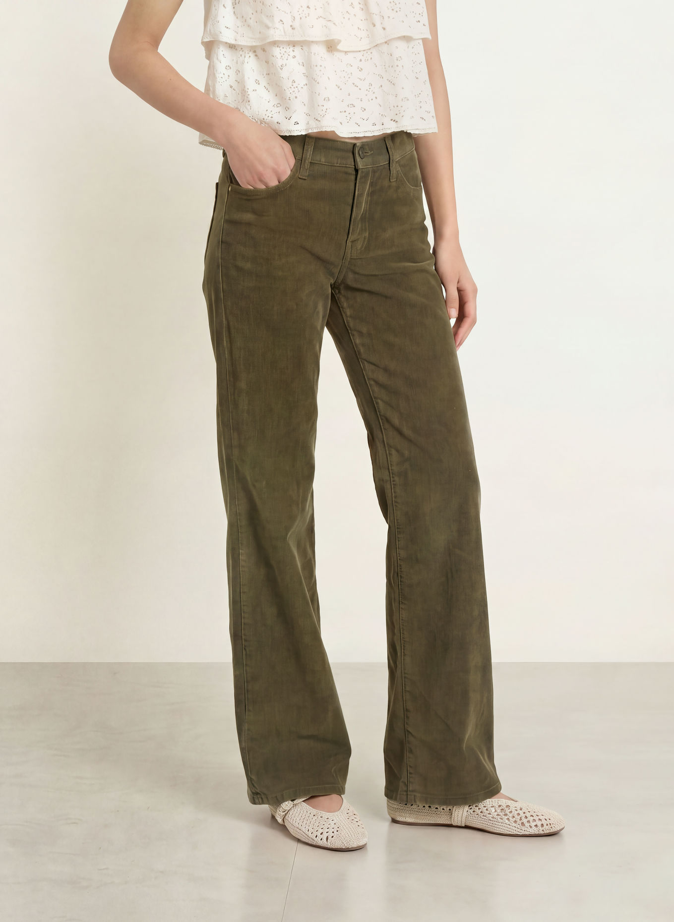 Levi's® Cordbroek 318 SHAPING WIDE LEG: OLIJF