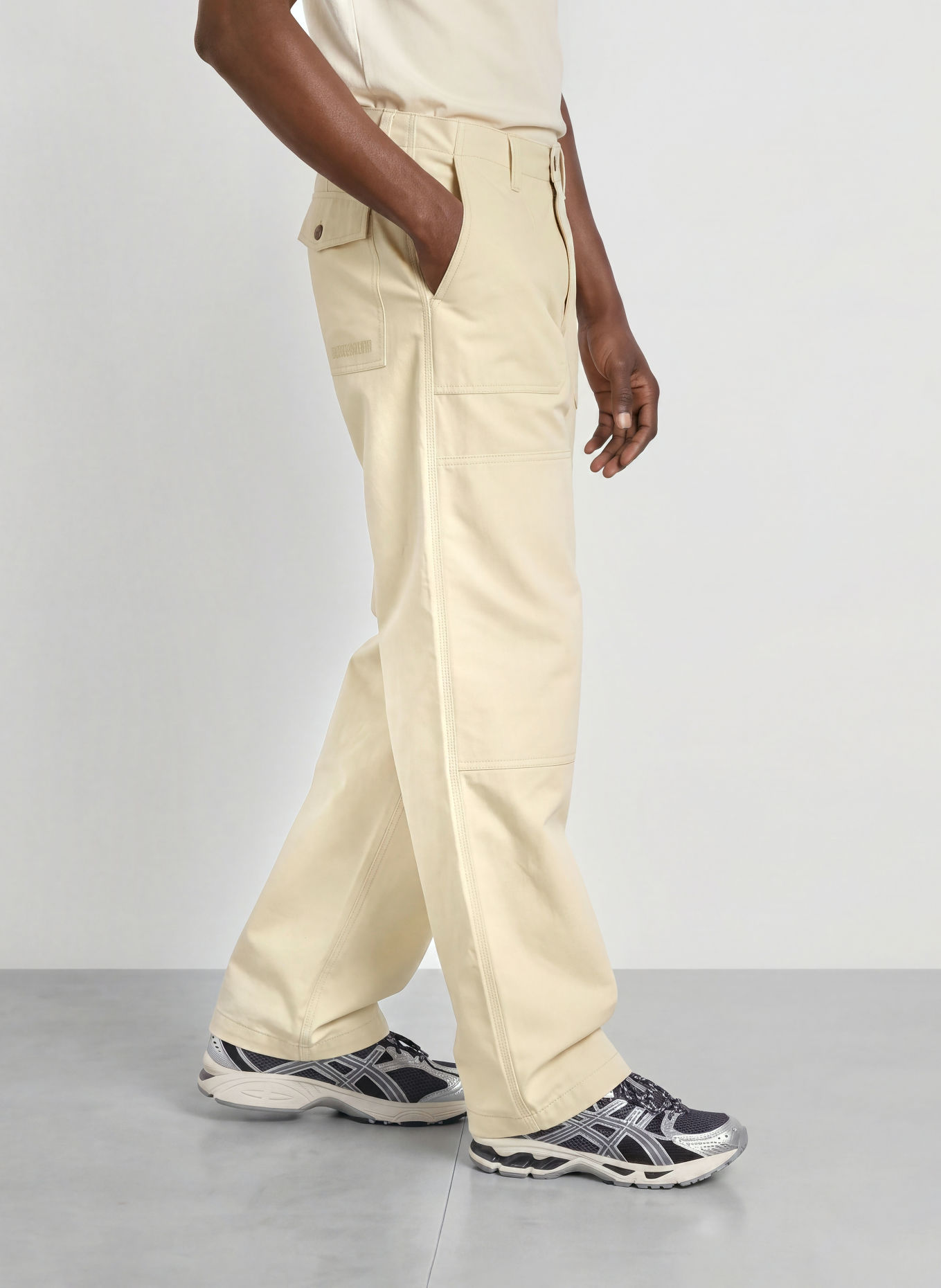 NAPAPIJRI Broek met oversized pasvorm: BEIGE