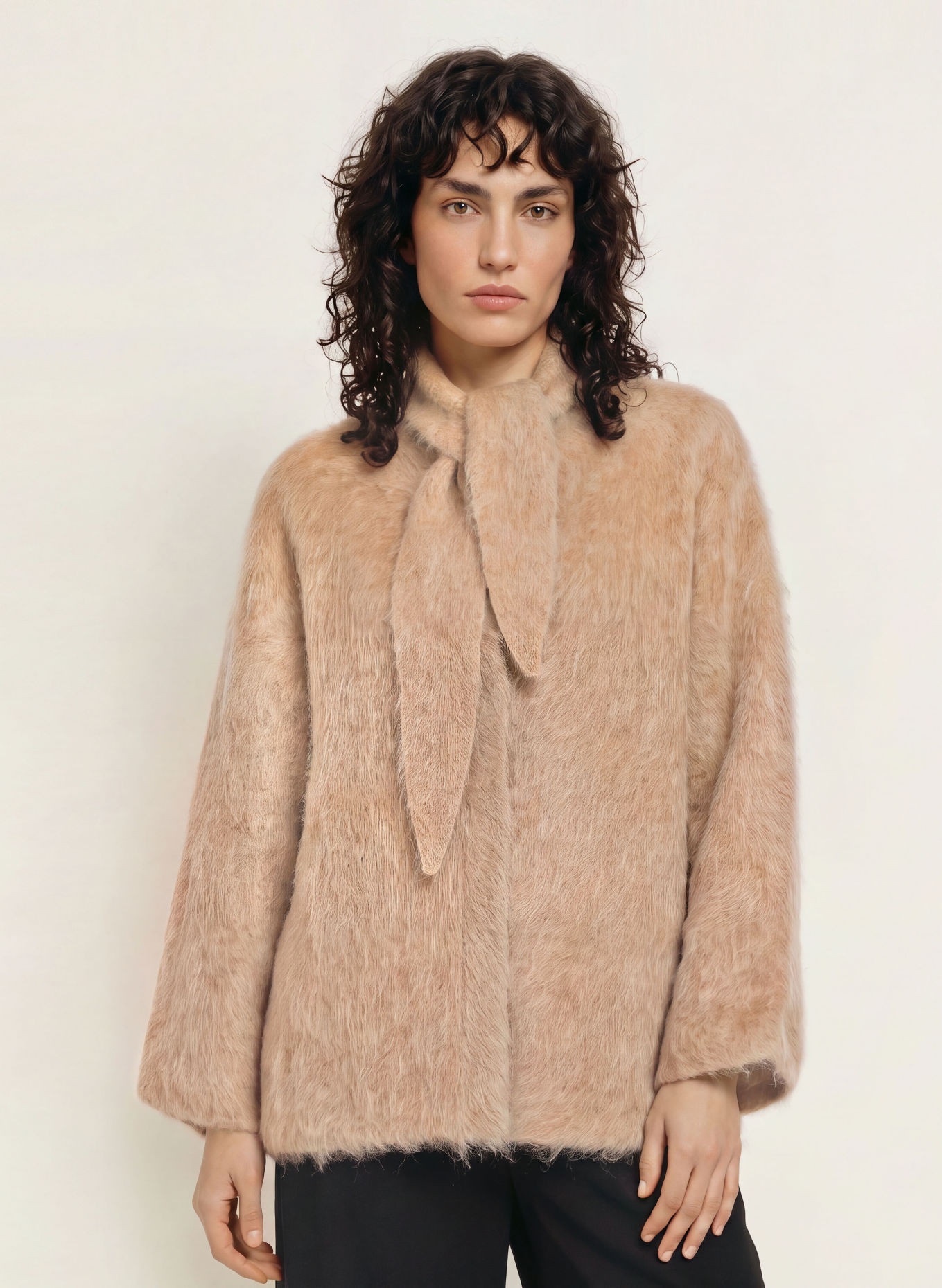MRS & HUGS Vest met strik en mohair: BEIGE