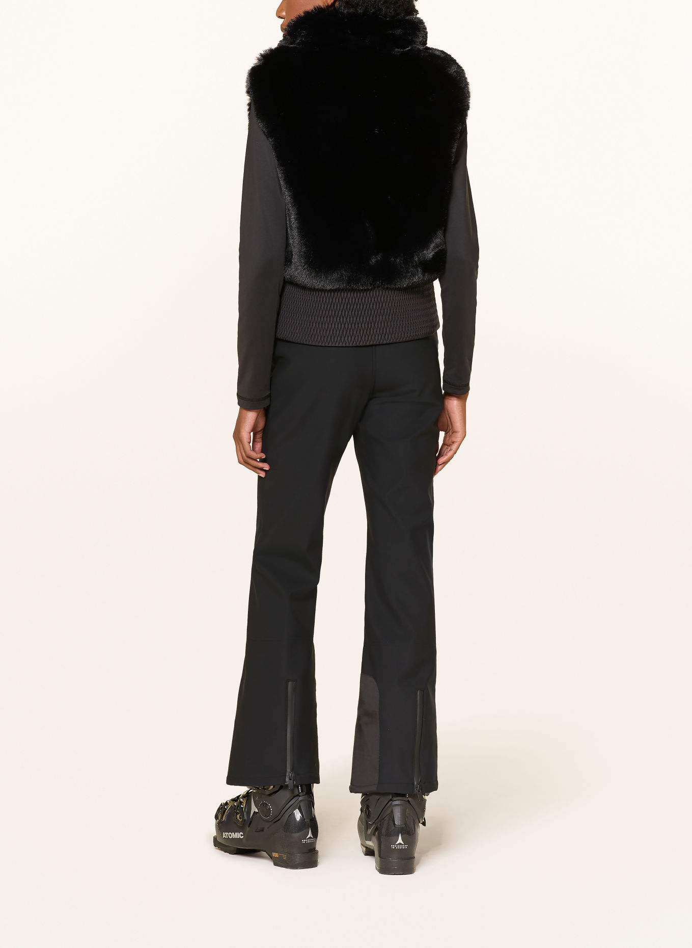 MRS & HUGS Veste i teddypels: SORT