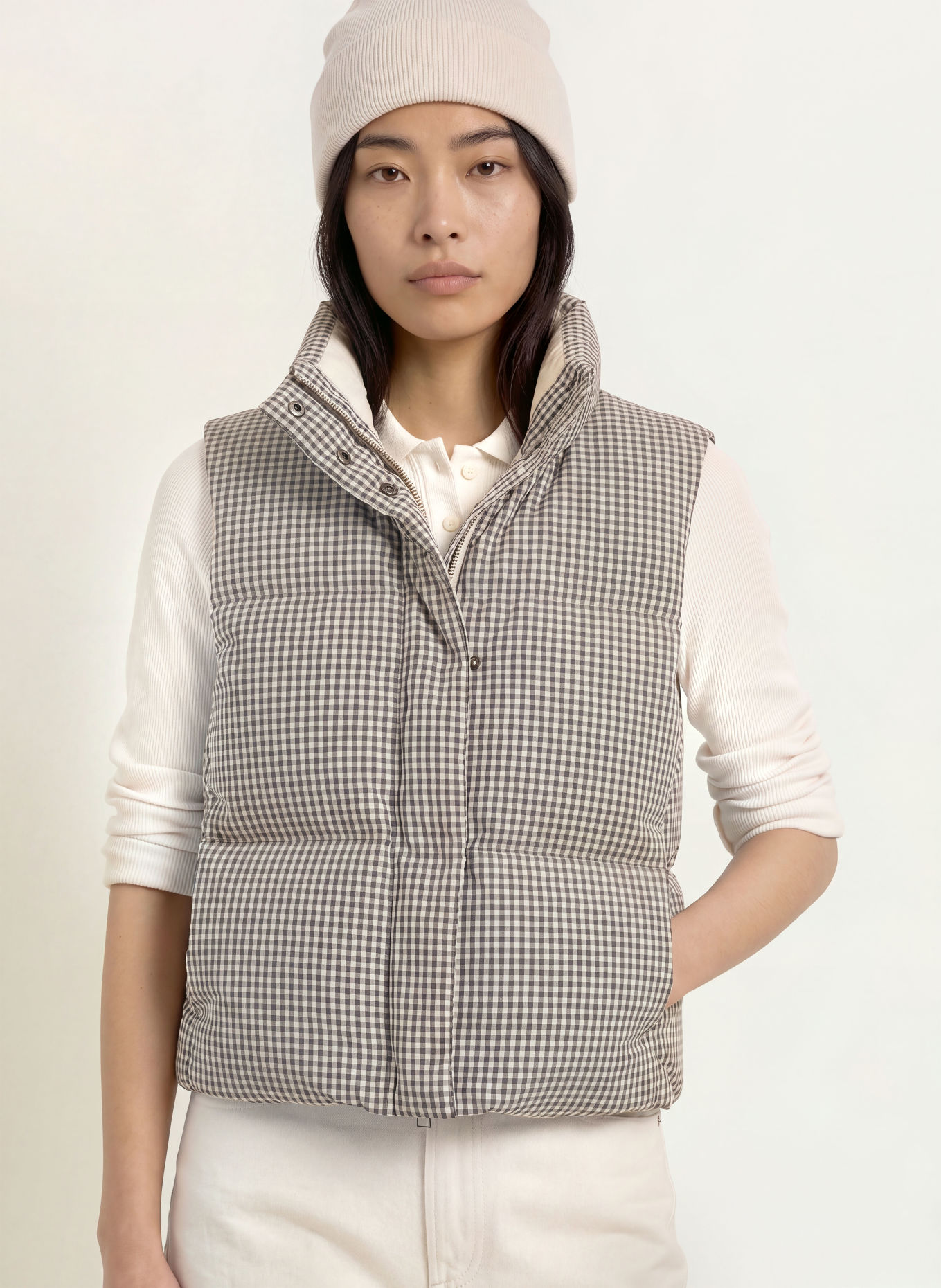 Levi's® Daunenweste: WEISS / DUNKELBLAU