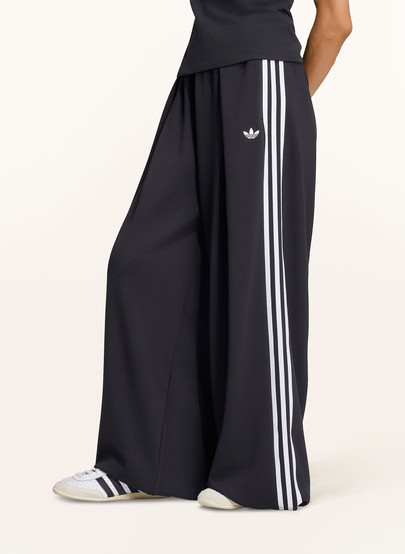 adidas Originals Sweatpants: BLACK / WHITE