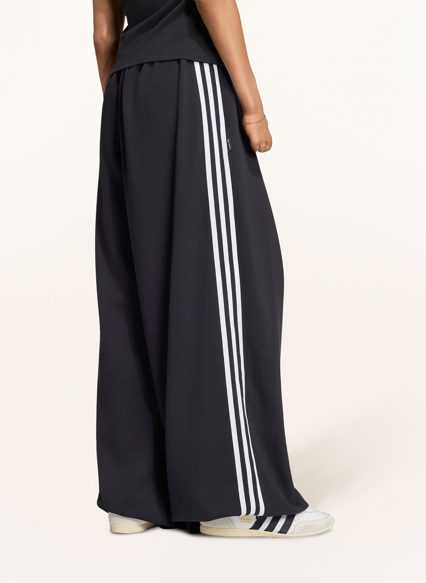 adidas Originals Sweatpants: BLACK / WHITE