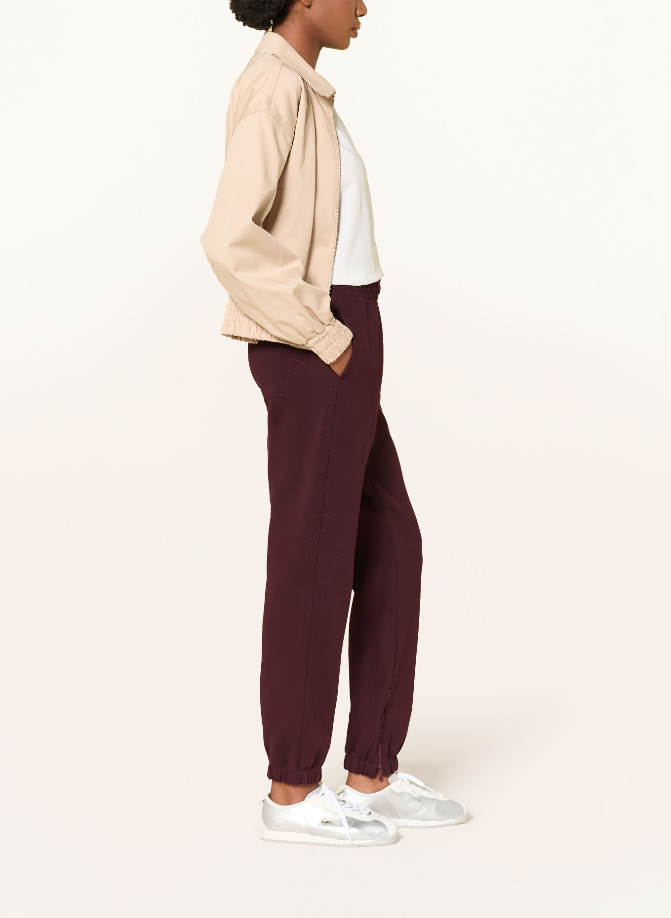 LACOSTE Broek: DONKERROOD
