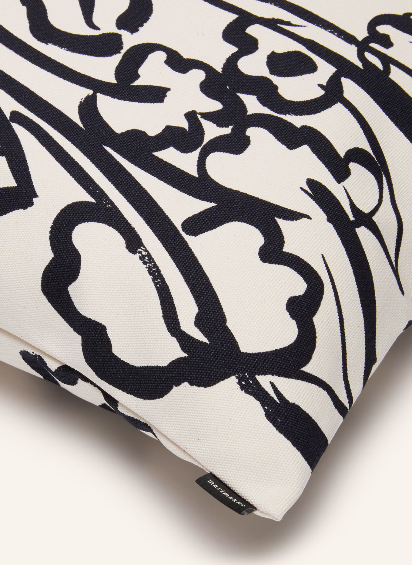 marimekko Dekokissenhülle ENSIKUKAT: CREME / DUNKELBLAU