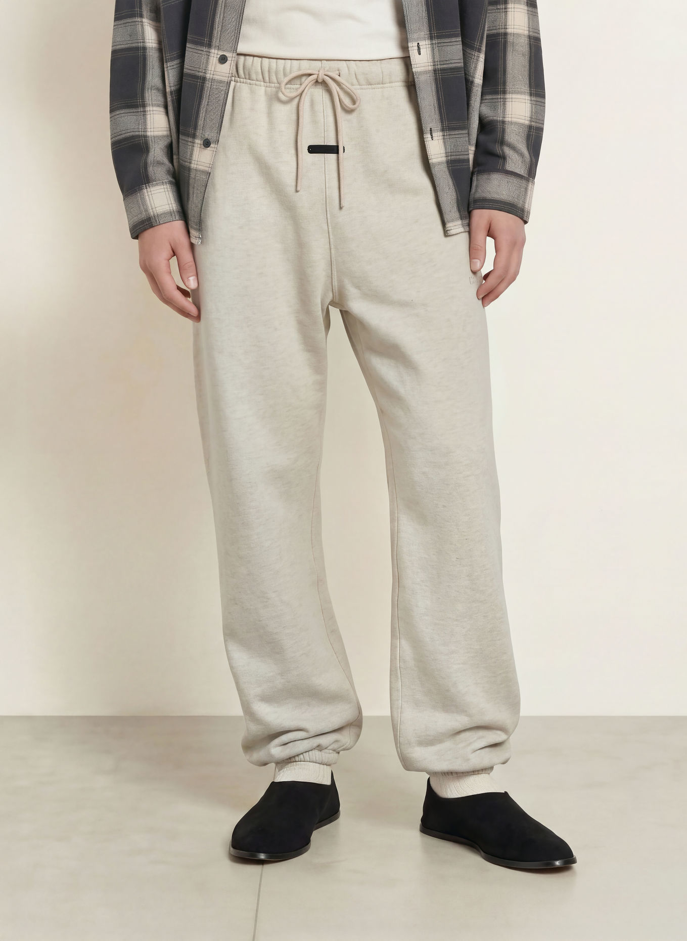 ESSENTIALS - FEAR OF GOD Pantaloni de trening: CREM