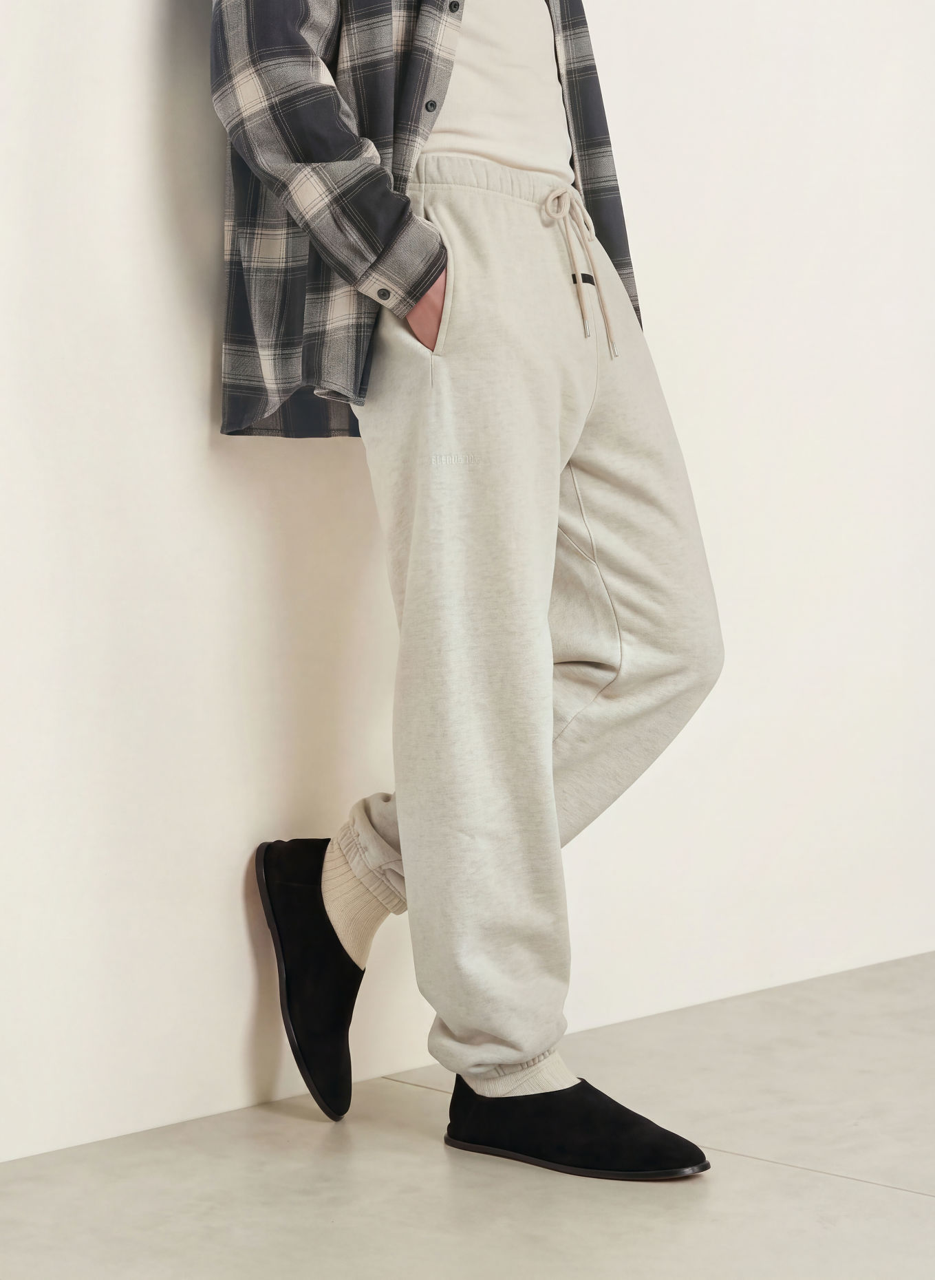 ESSENTIALS - FEAR OF GOD Pantaloni de trening: CREM