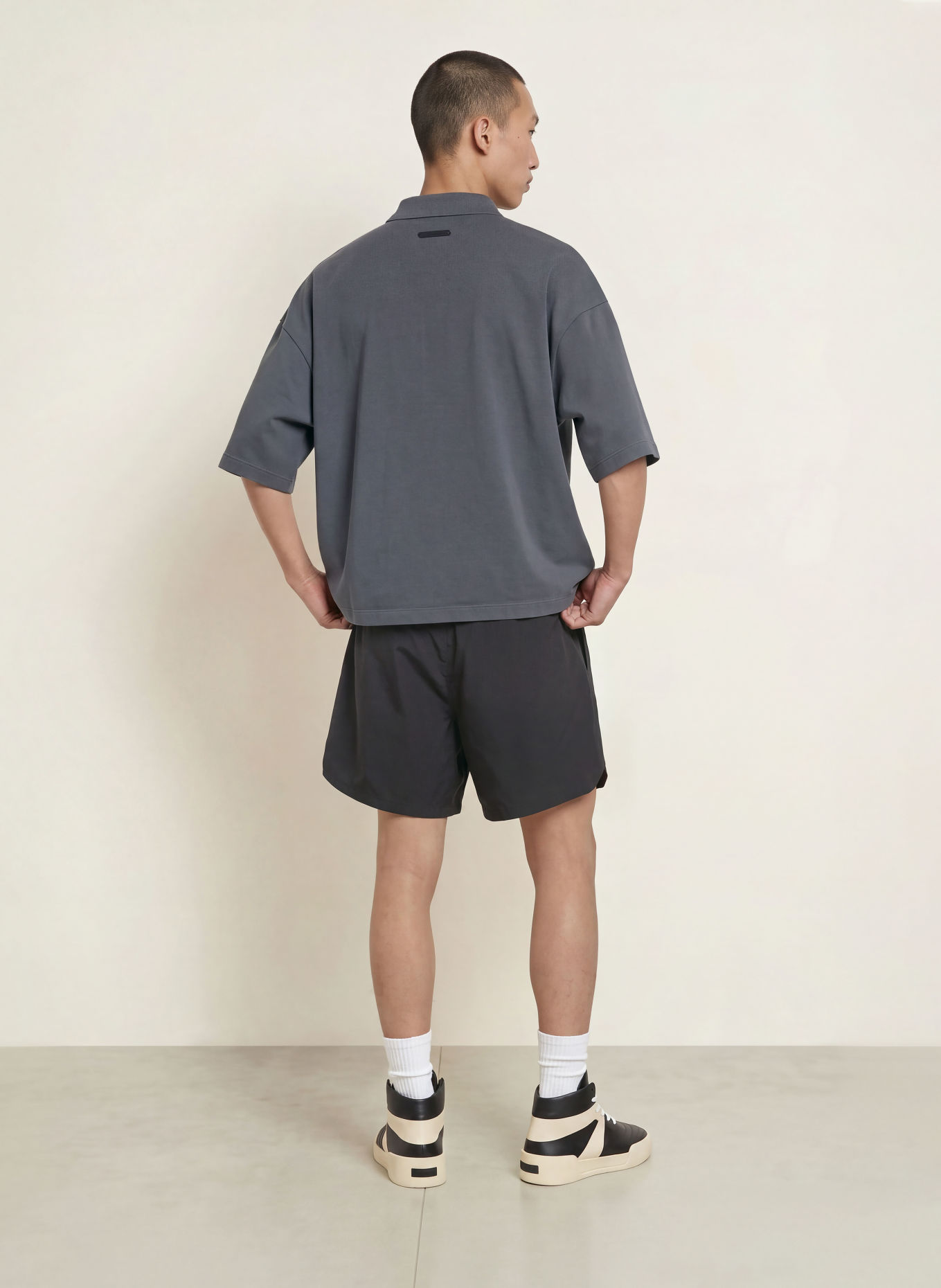 ESSENTIALS - FEAR OF GOD Tricou polo din jersey cu mâneci 3/4: GRI ÎNCHIS