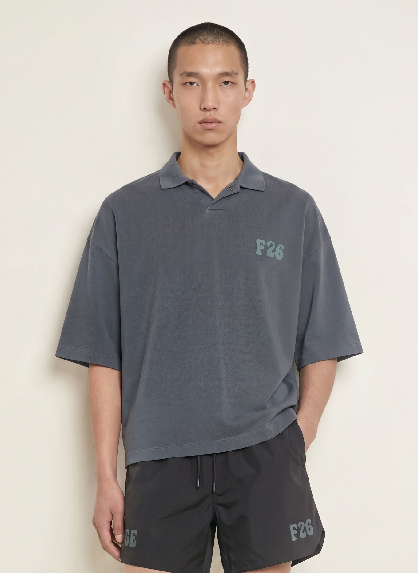 ESSENTIALS - FEAR OF GOD Tricou polo din jersey cu mâneci 3/4: GRI ÎNCHIS