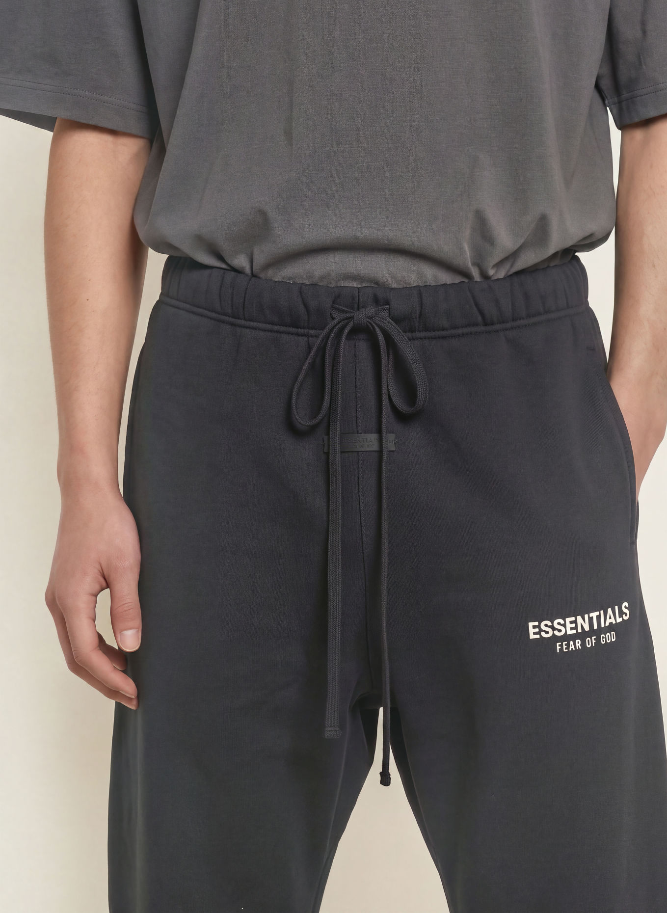 ESSENTIALS - FEAR OF GOD Pantaloni de trening: NEGRU
