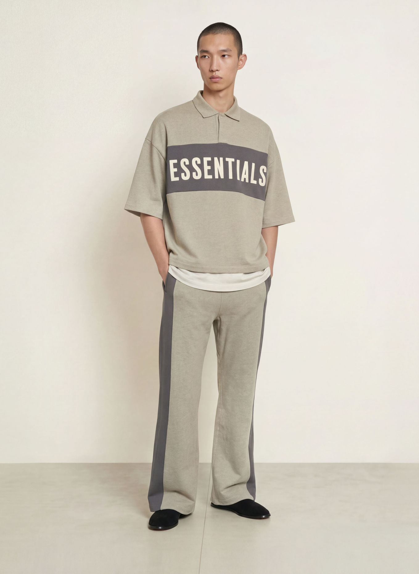 ESSENTIALS - FEAR OF GOD Tricou polo din material de tip sweat, cu mâneci 3/4: GRI / GRI ÎNCHIS / ALB