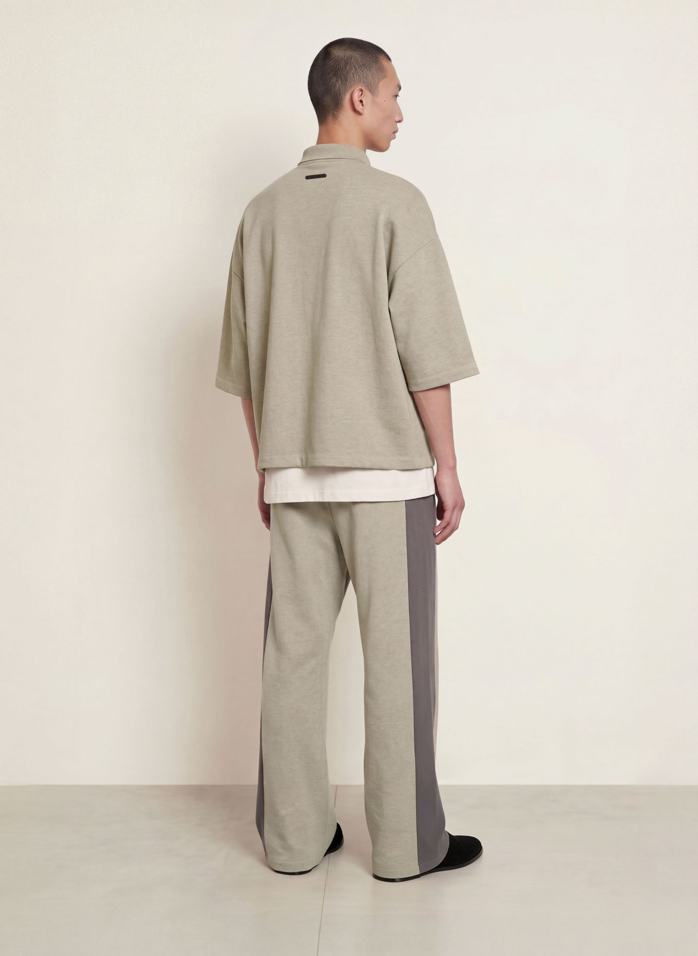 ESSENTIALS - FEAR OF GOD Tricou polo din material de tip sweat, cu mâneci 3/4: GRI / GRI ÎNCHIS / ALB