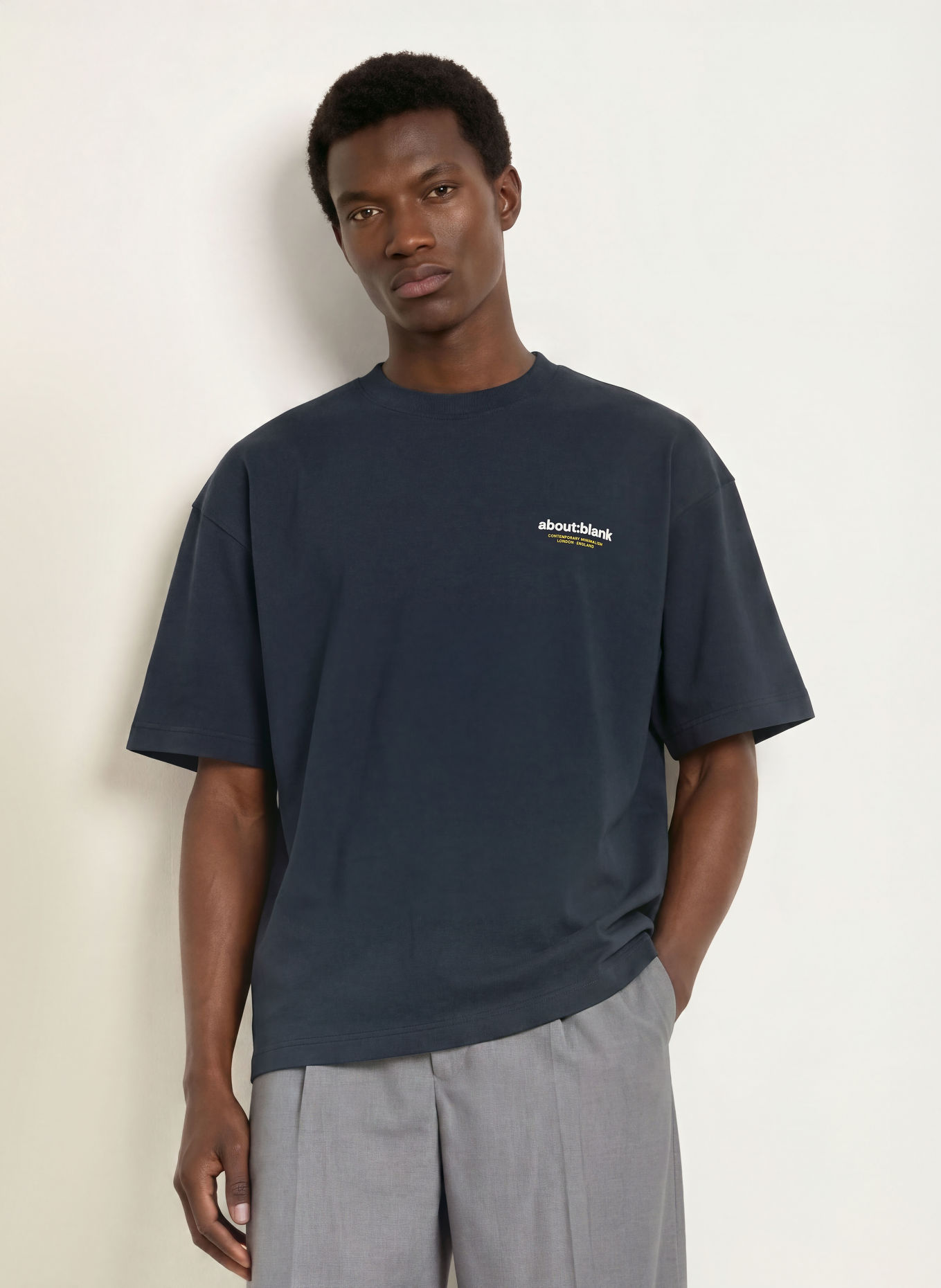about:blank T-shirt INSIGNIA: BLEU FONCÉ / JAUNE FONCÉ