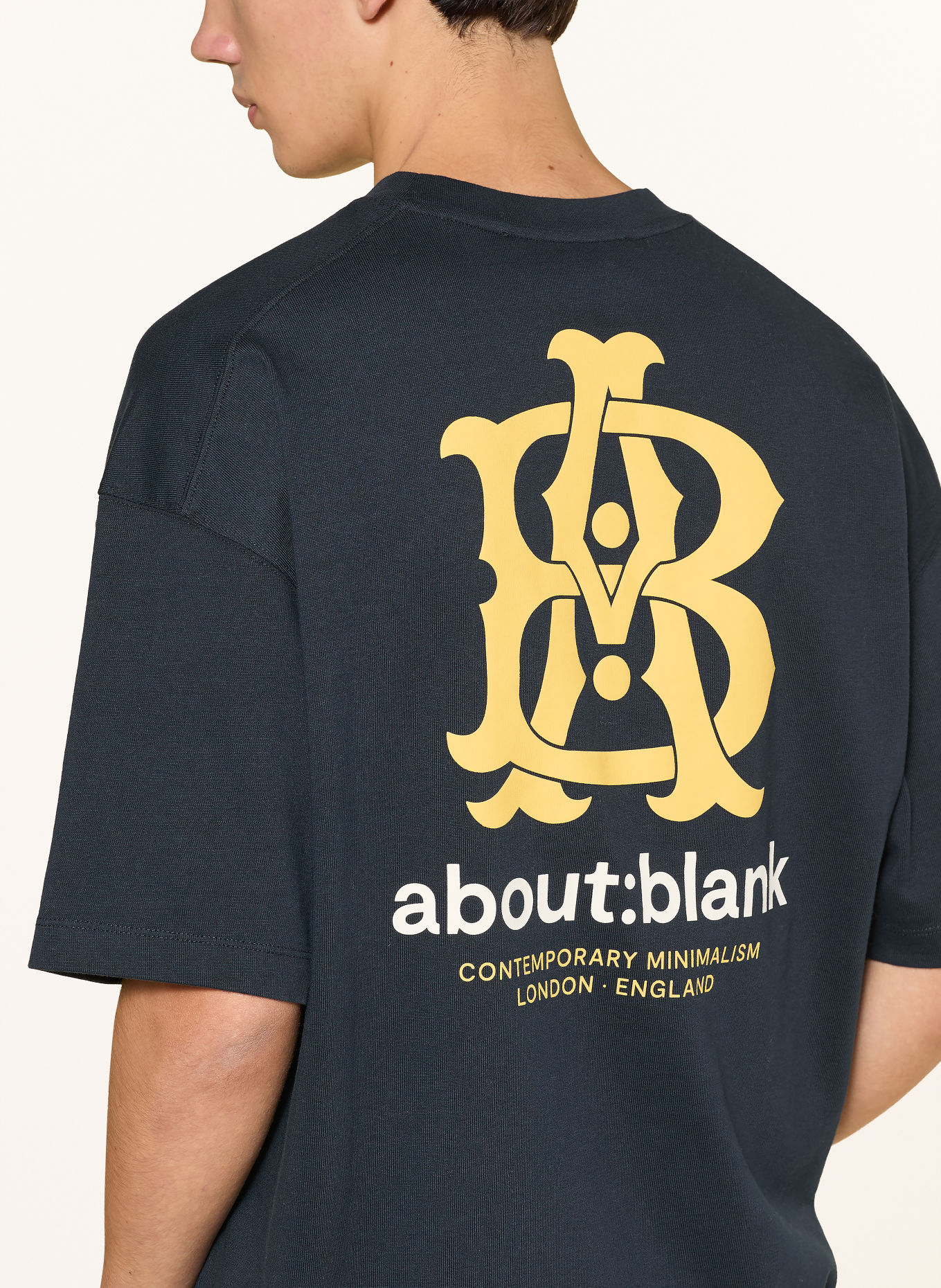 about:blank T-shirt INSIGNIA: BLEU FONCÉ / JAUNE FONCÉ