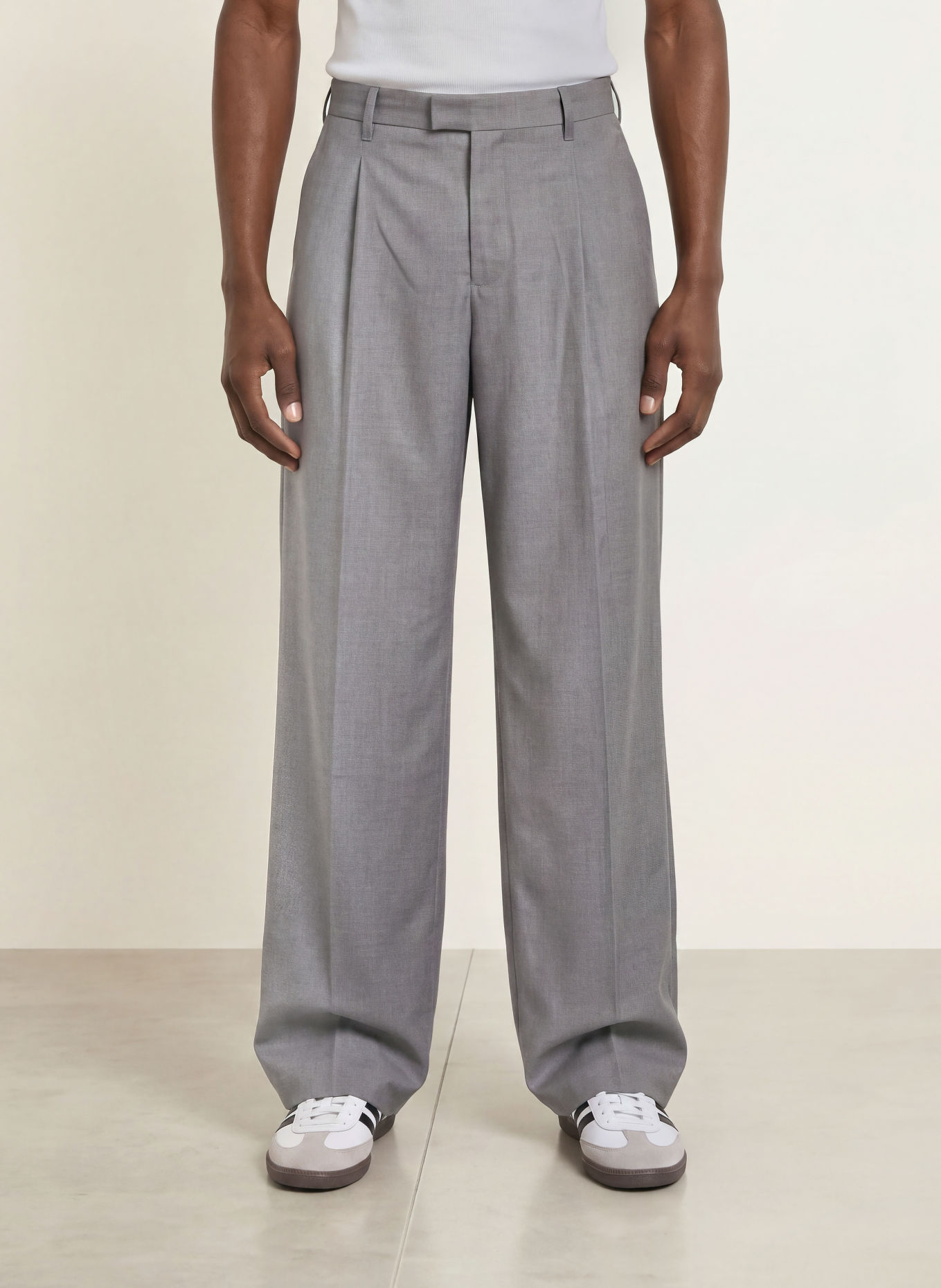 about:blank Chino kalhoty Tailored Wide Fit: ŠEDÁ