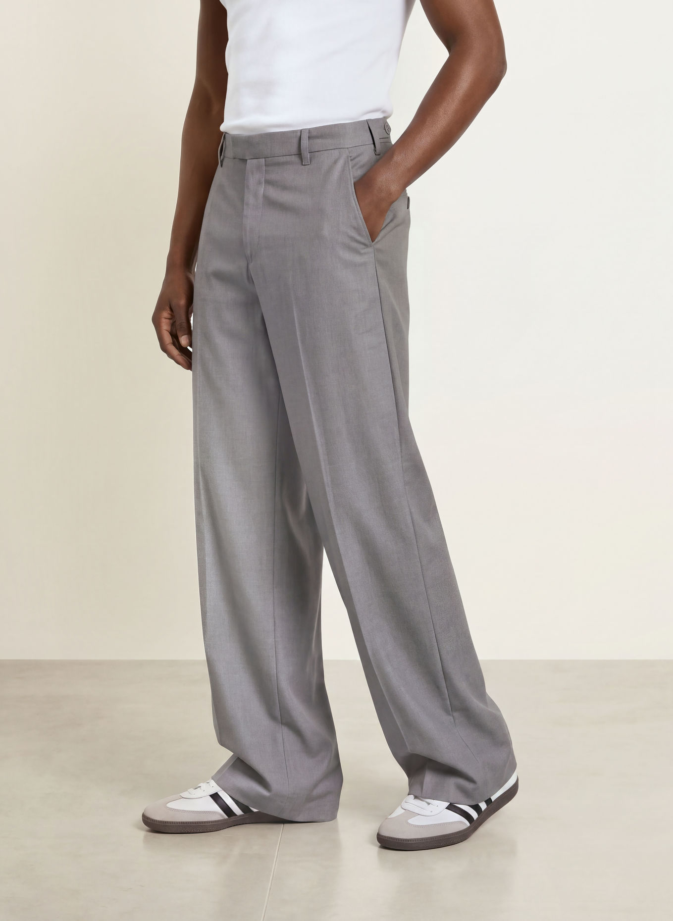about:blank Chino kalhoty Tailored Wide Fit: ŠEDÁ