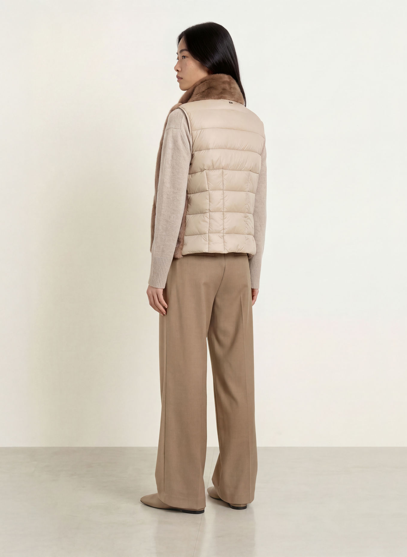 White Label Kunstfell-Weste im Materialmix: TAUPE