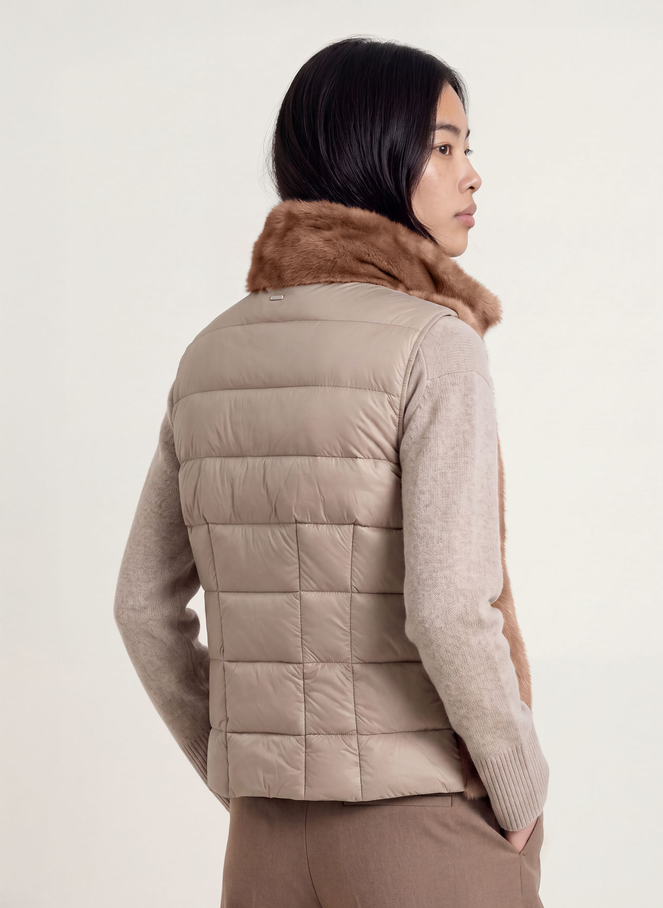 White Label Kunstfell-Weste im Materialmix: TAUPE
