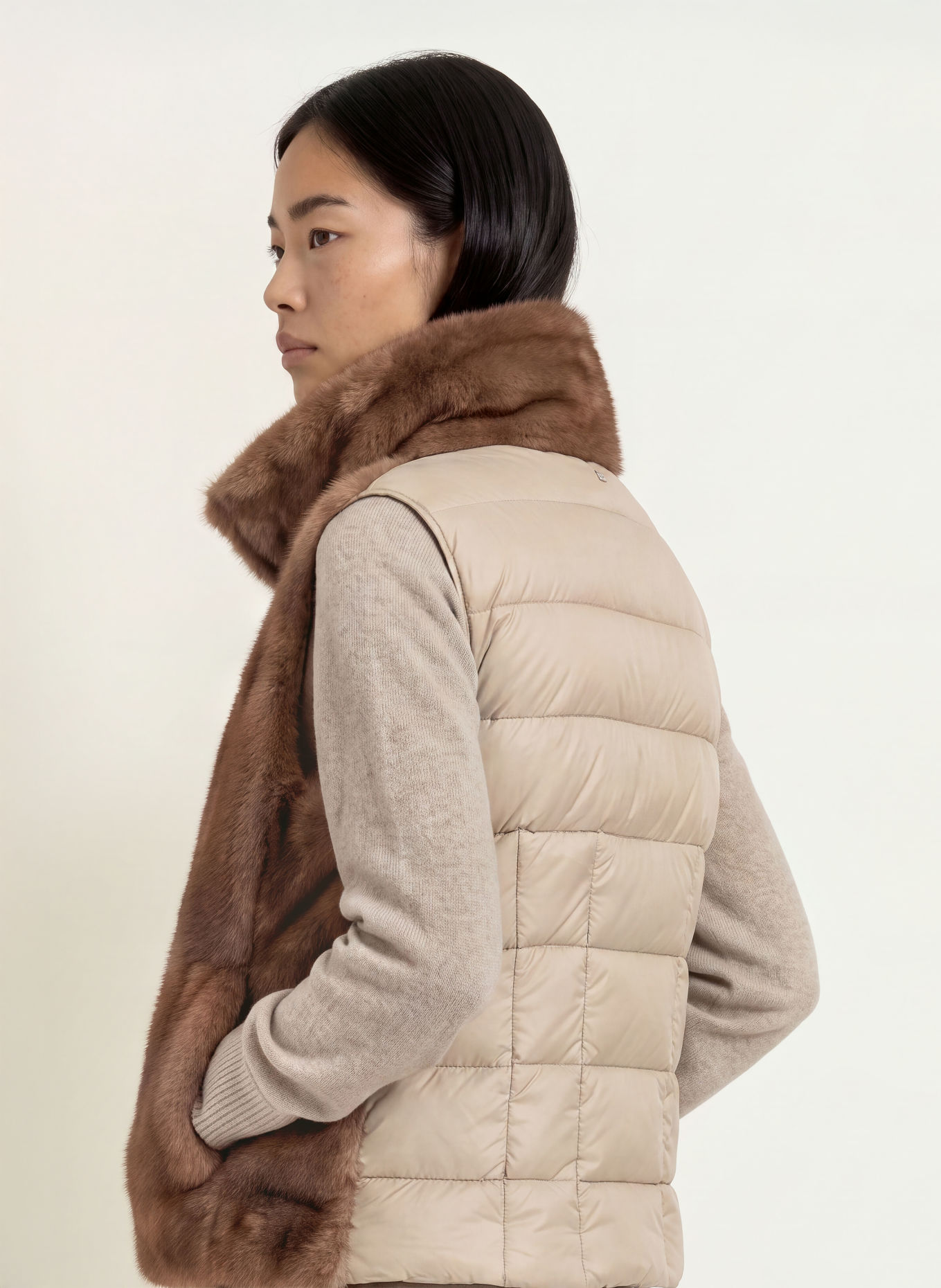 White Label Kunstfell-Weste im Materialmix: TAUPE