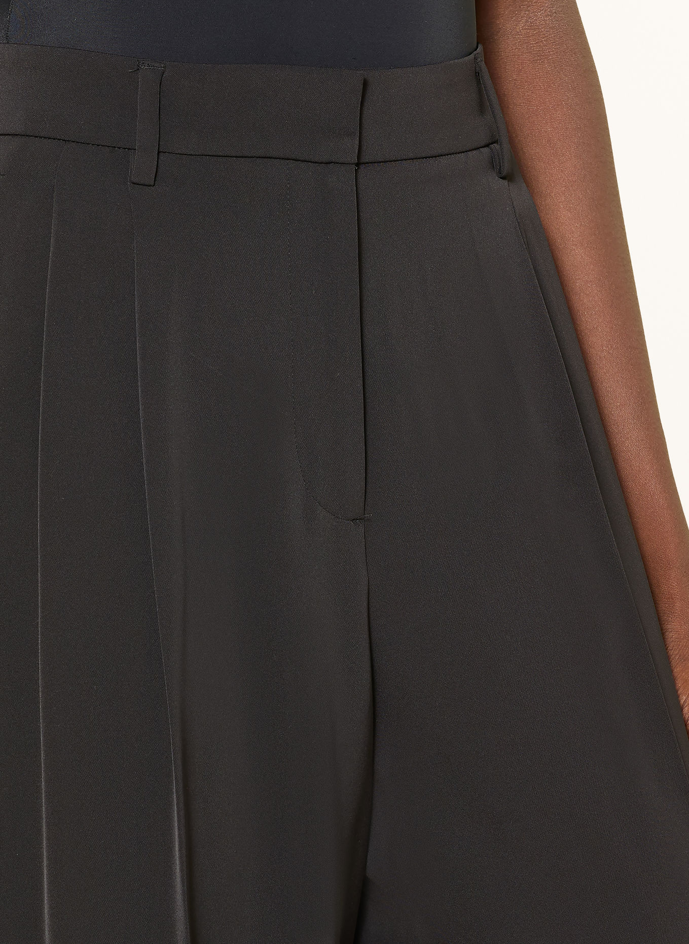 comma Trousers: BLACK