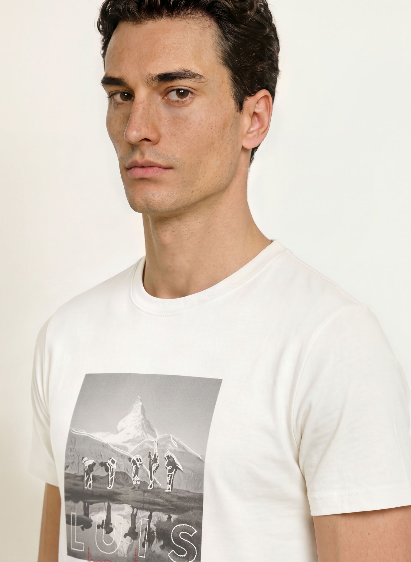 Luis Trenker T-shirt LUPEAK: VIT / GRÅ / MÖRKRÖD