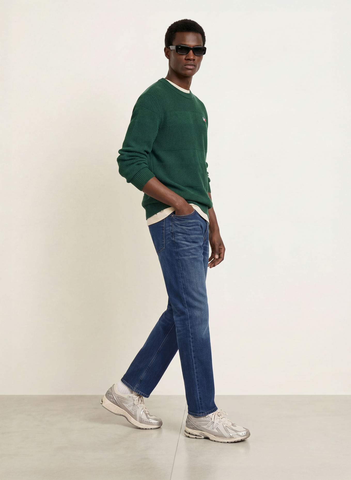 TOMMY JEANS Pullover: DUNKELGRÜN